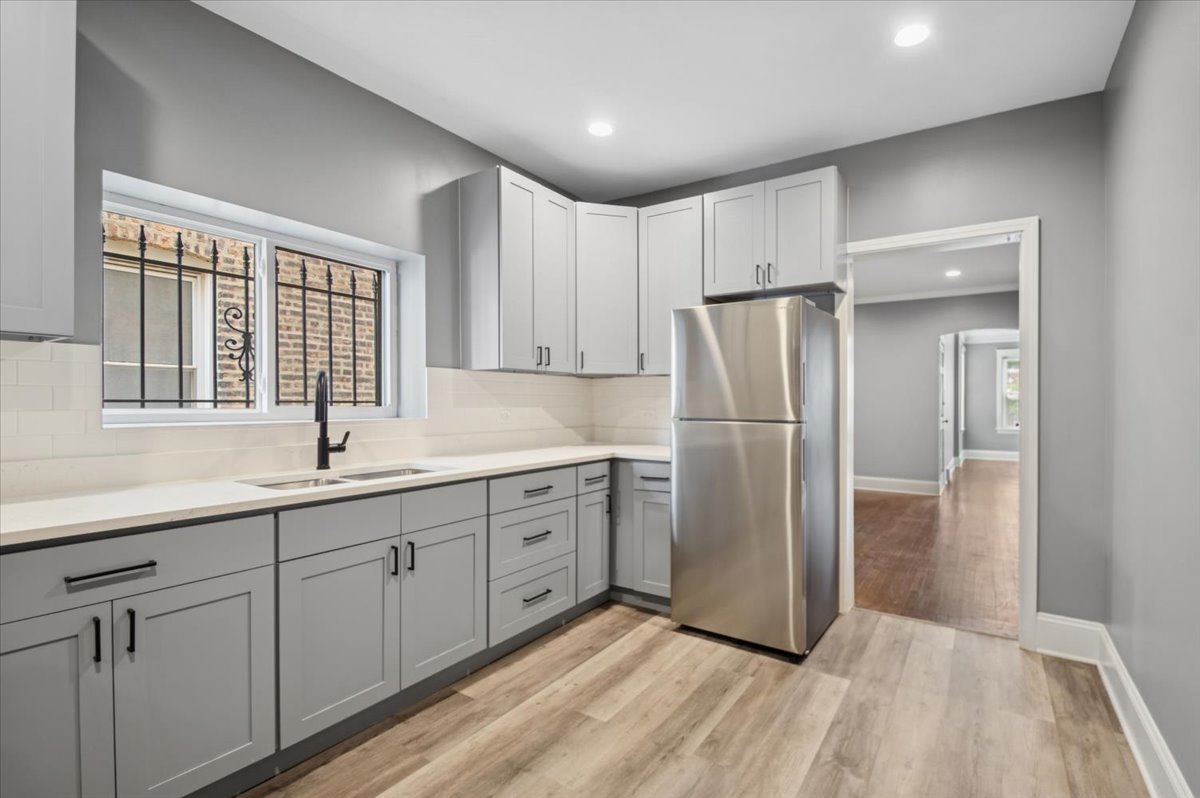 Chicago, Illinois, 60639, United States, 6 Bedrooms Bedrooms, ,Residential,For Sale,1974206