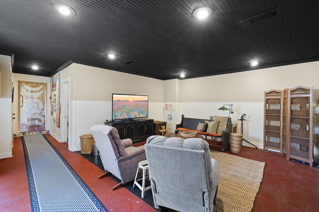 Kerrville, Texas, 78028, United States, 3 Bedrooms Bedrooms, ,2 BathroomsBathrooms,Residential,For Sale,1935754