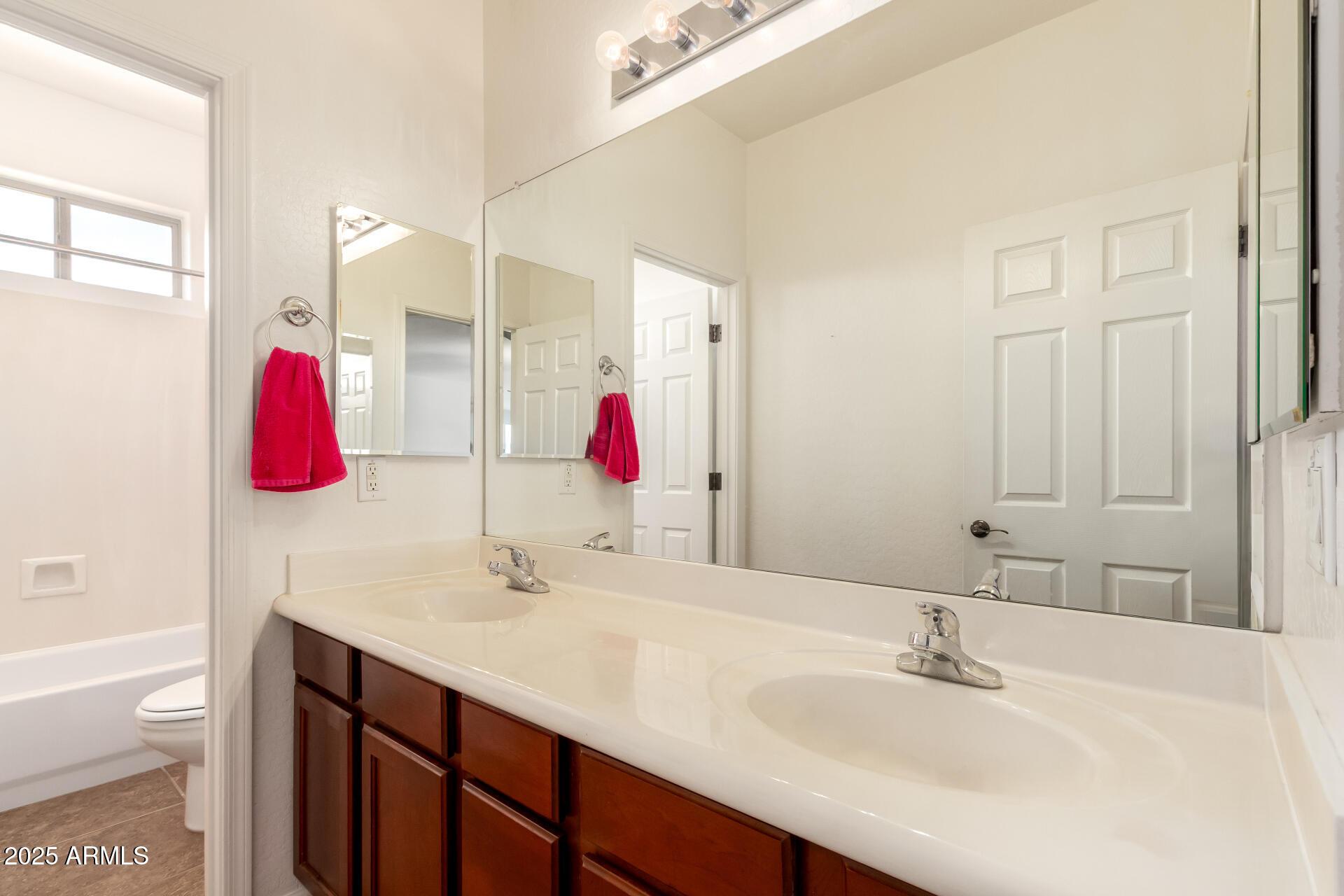 Surprise, Arizona, 85379, United States, 5 Bedrooms Bedrooms, ,3 BathroomsBathrooms,Residential,For Sale,1981277