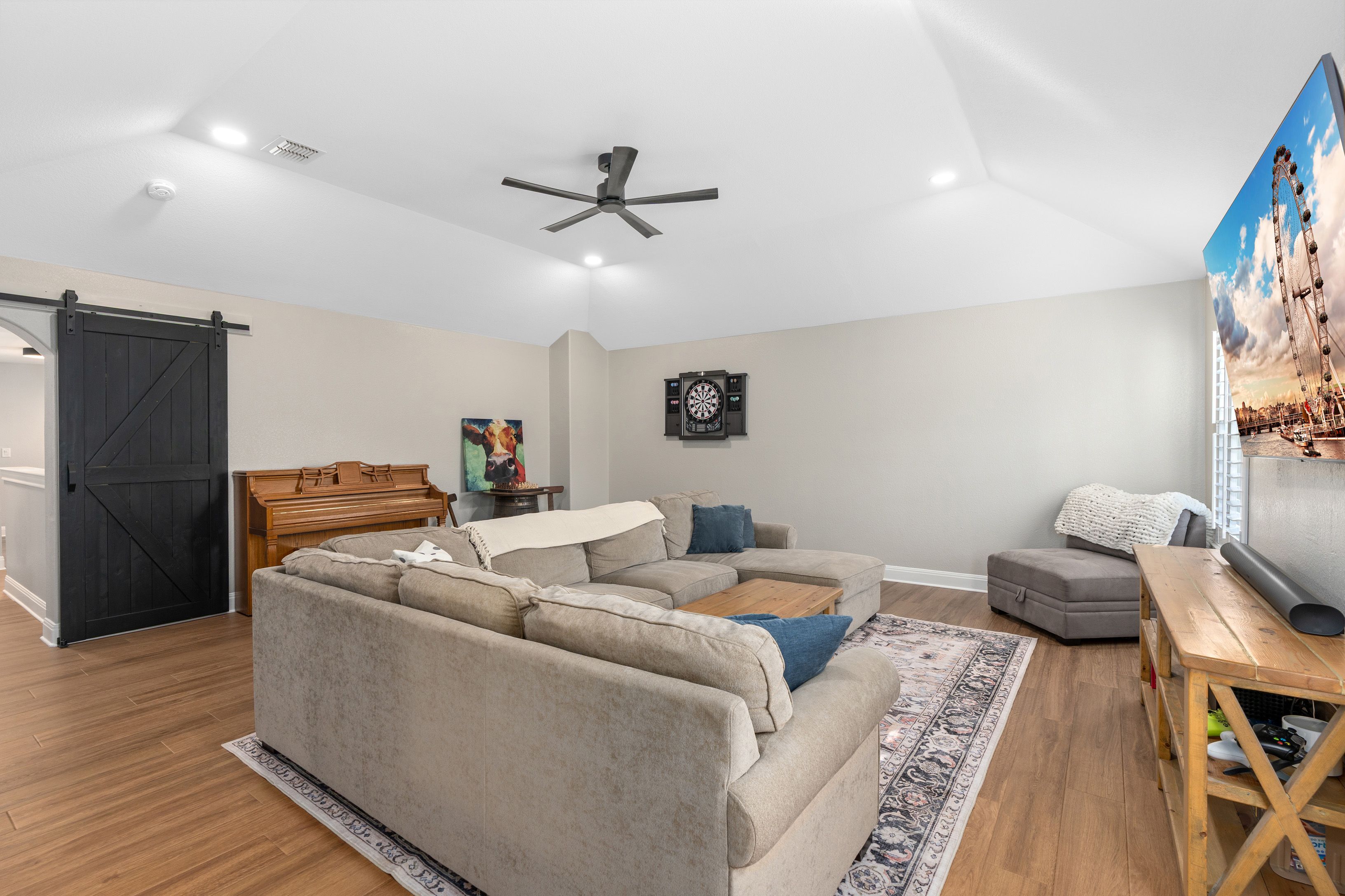  Stunning Remodel Near Private Lake & Trails - 物件實景