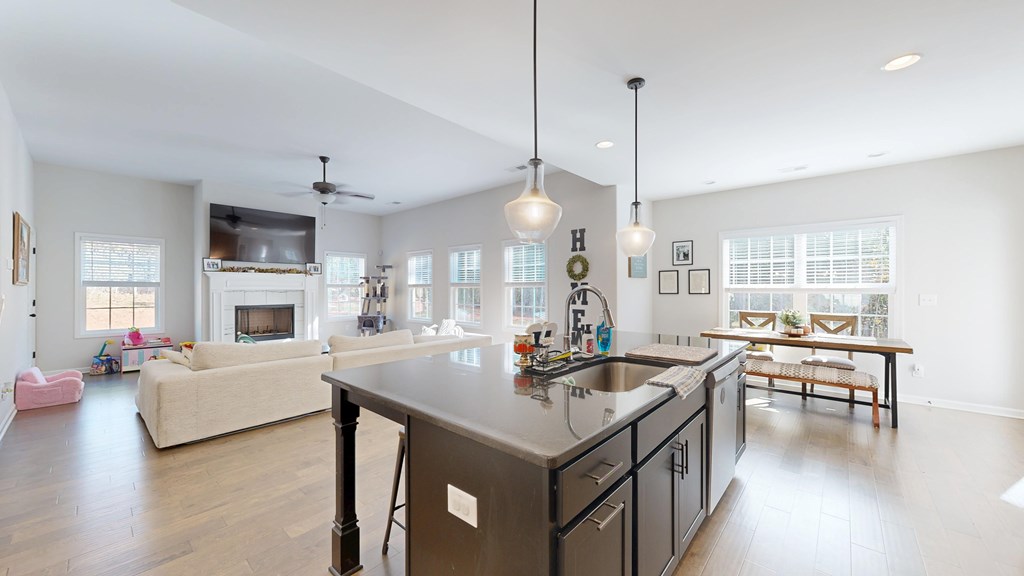 Cataula, Georgia, 31804, United States, 5 Bedrooms Bedrooms, ,5 BathroomsBathrooms,Residential,For Sale,1996944