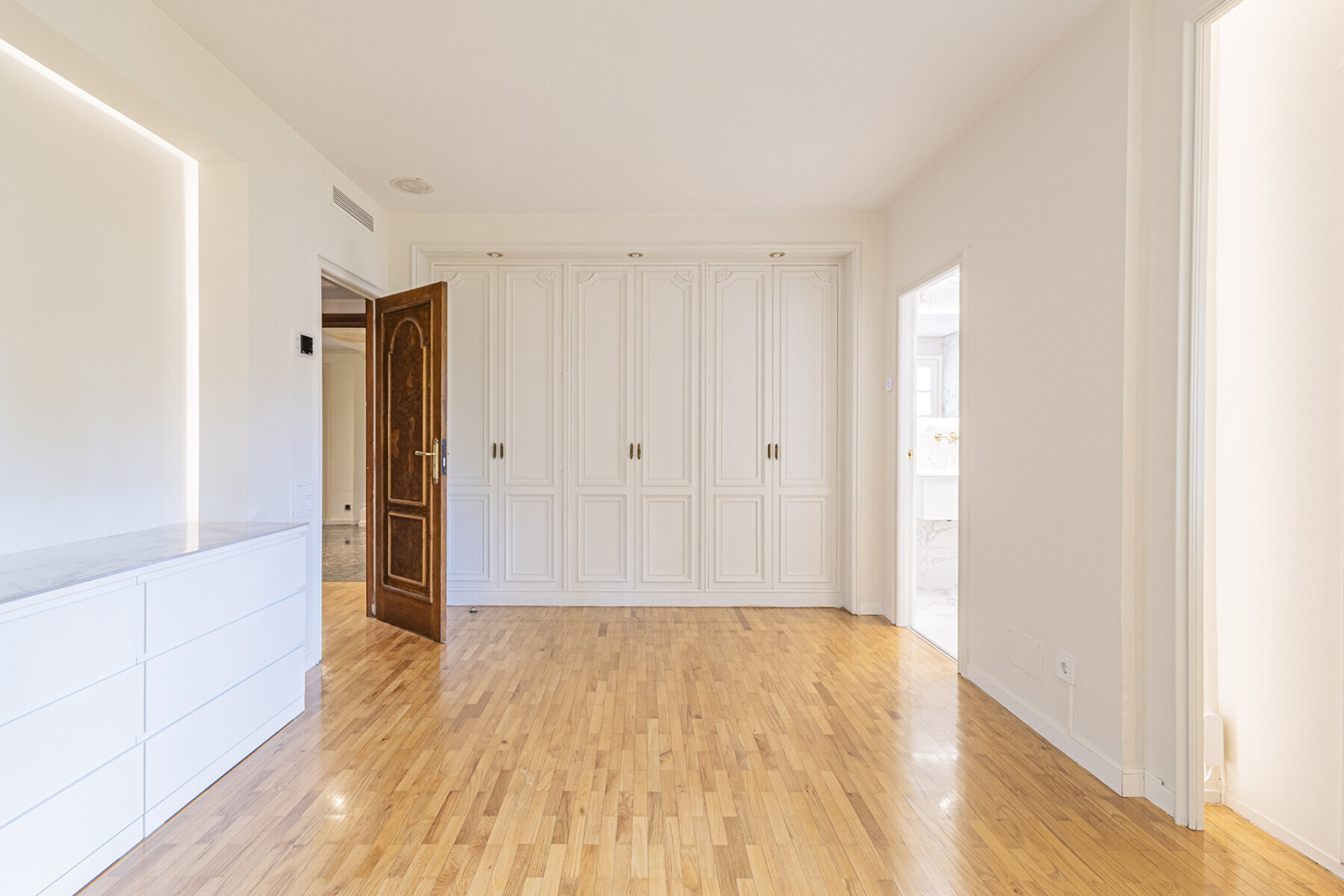 Exclusive apartment with a terrace in a prestigious gated community in Barcelona - 物件實景