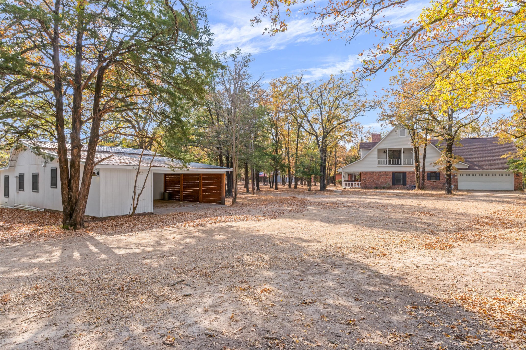 Wills Point, Texas, 75169, United States, 4 Bedrooms Bedrooms, ,4 BathroomsBathrooms,Residential,For Sale,1996475