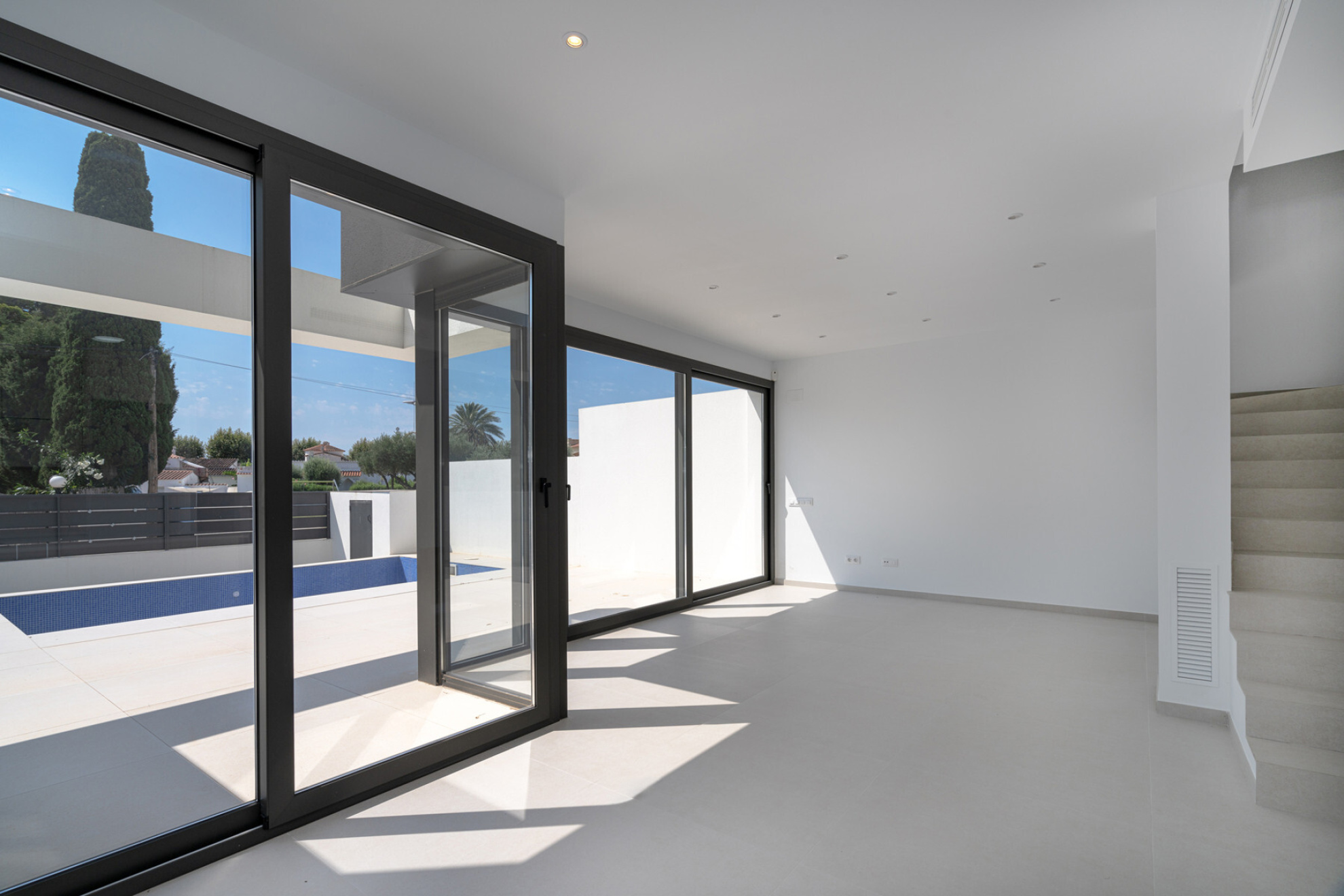  Newly built house in a privileged residential area near the beach. - 物件實景