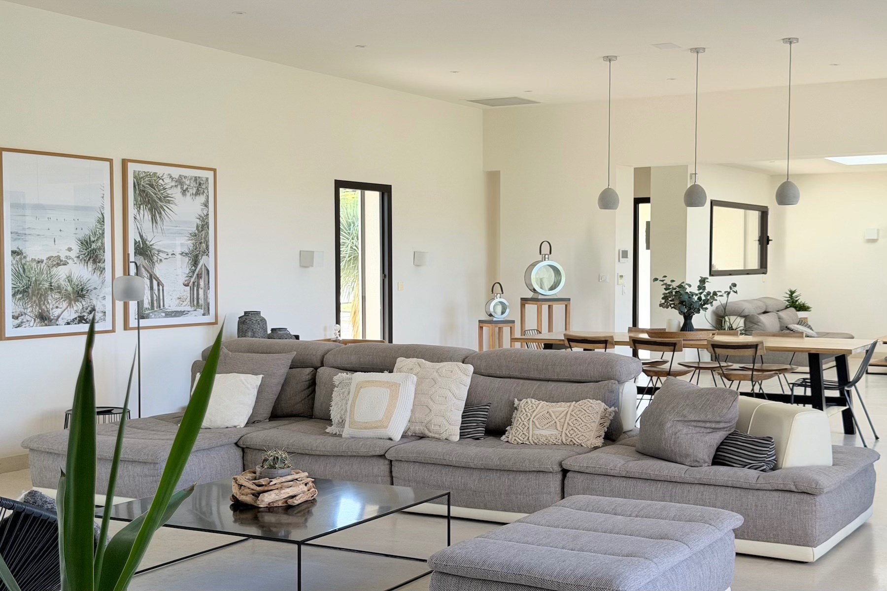  Elegant contemporary villa in the heart of the vineyards, 20 minutes from Uzès,… - 物件實景