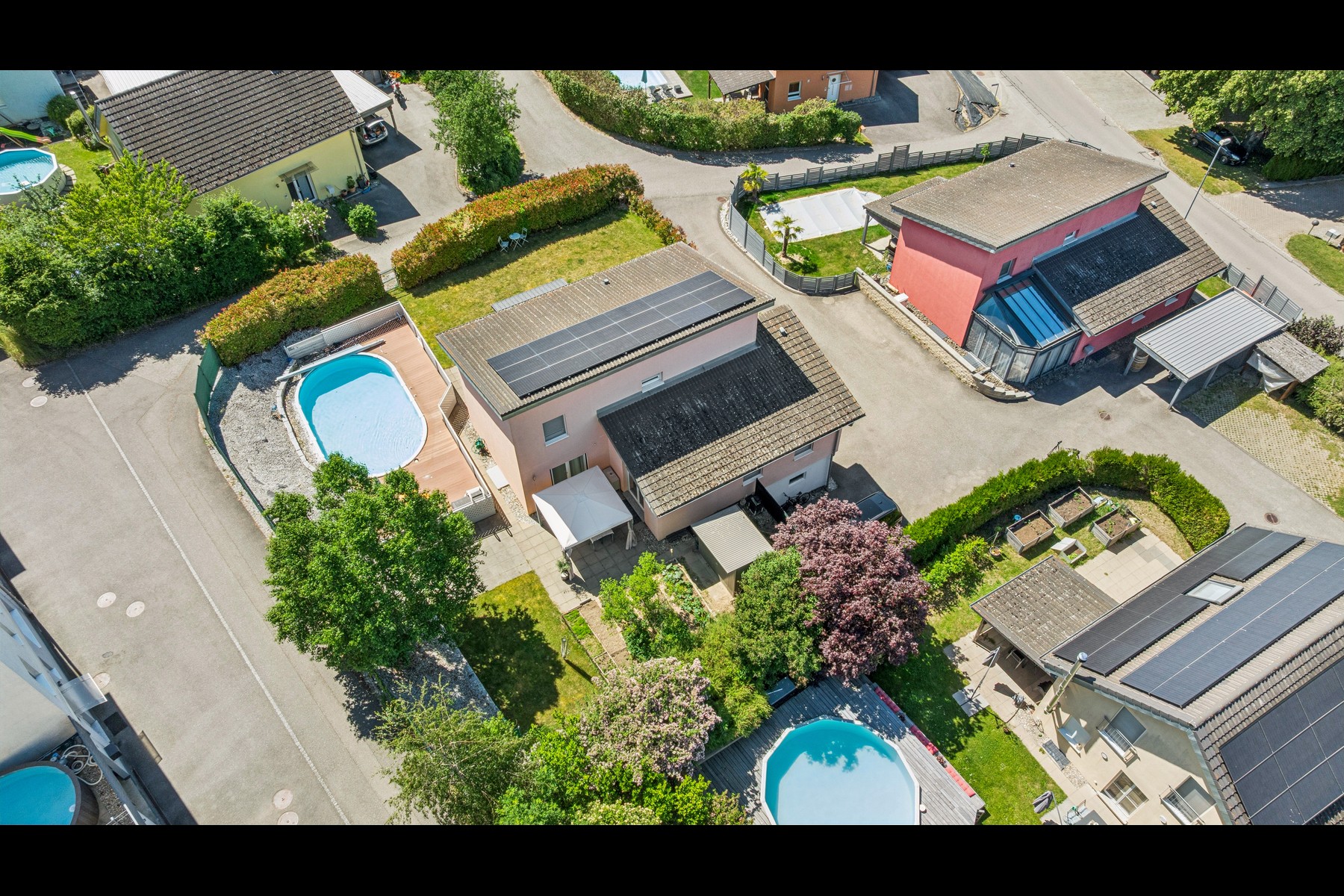  Magnificent property with swimming pool, combining comfort and quality of life - 物件實景