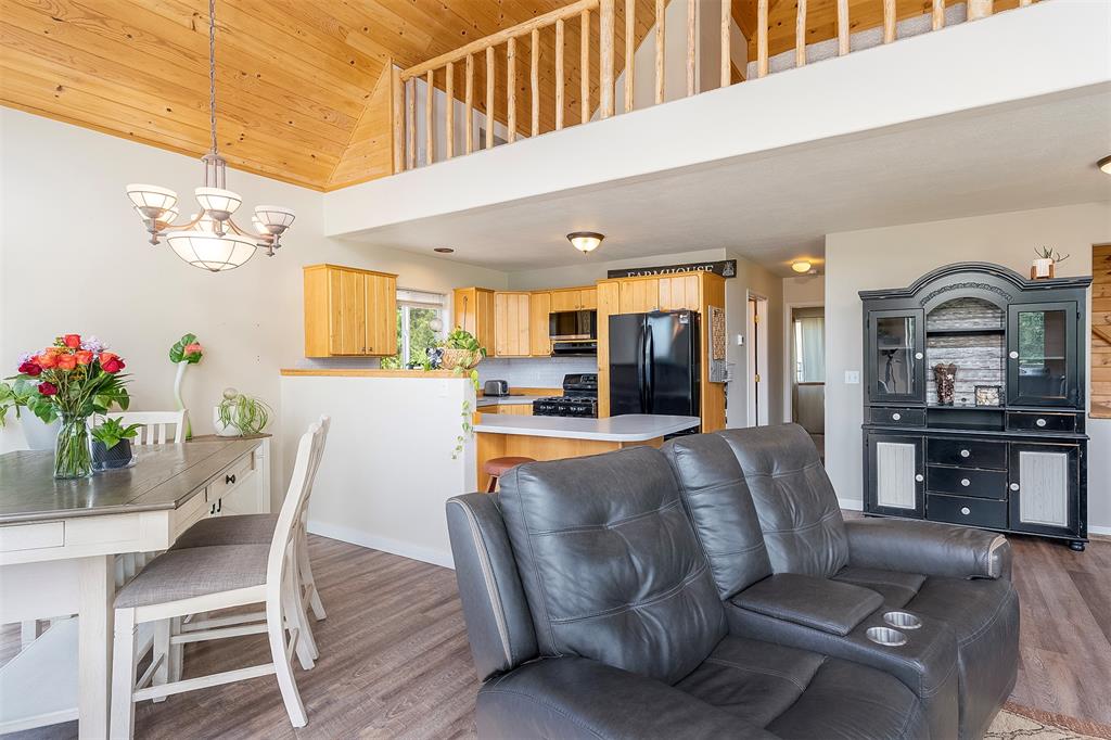 Polson, Montana, 59860, United States, 3 Bedrooms Bedrooms, ,3 BathroomsBathrooms,Residential,For Sale,1888121