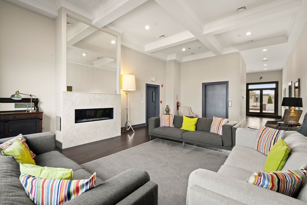 Boston, Massachusetts, 02127, United States, 2 Bedrooms Bedrooms, ,2 BathroomsBathrooms,Residential,For Sale,1999674