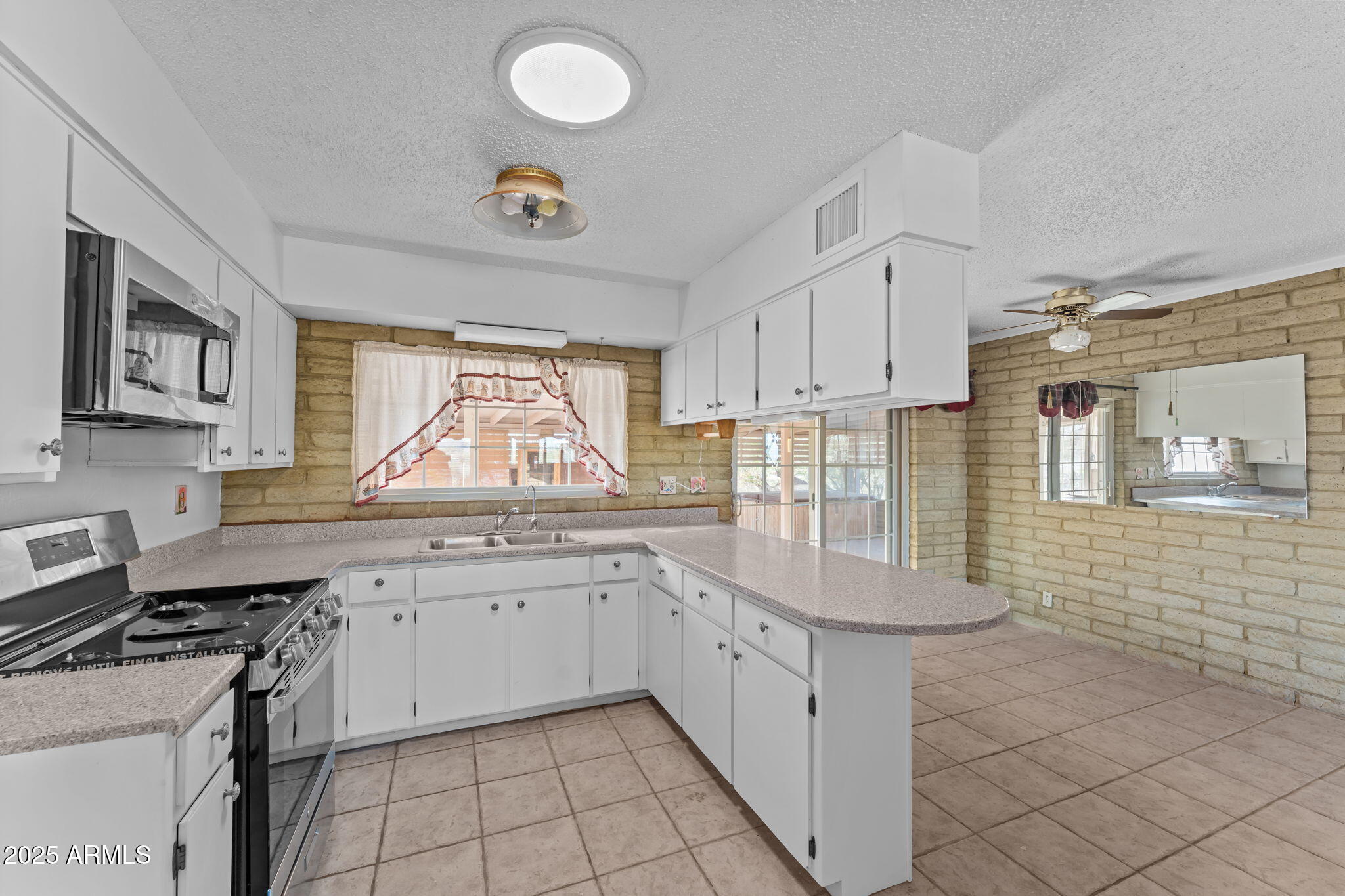 Wickenburg, Arizona, 85390, United States, 3 Bedrooms Bedrooms, ,3 BathroomsBathrooms,Residential,For Sale,2002472