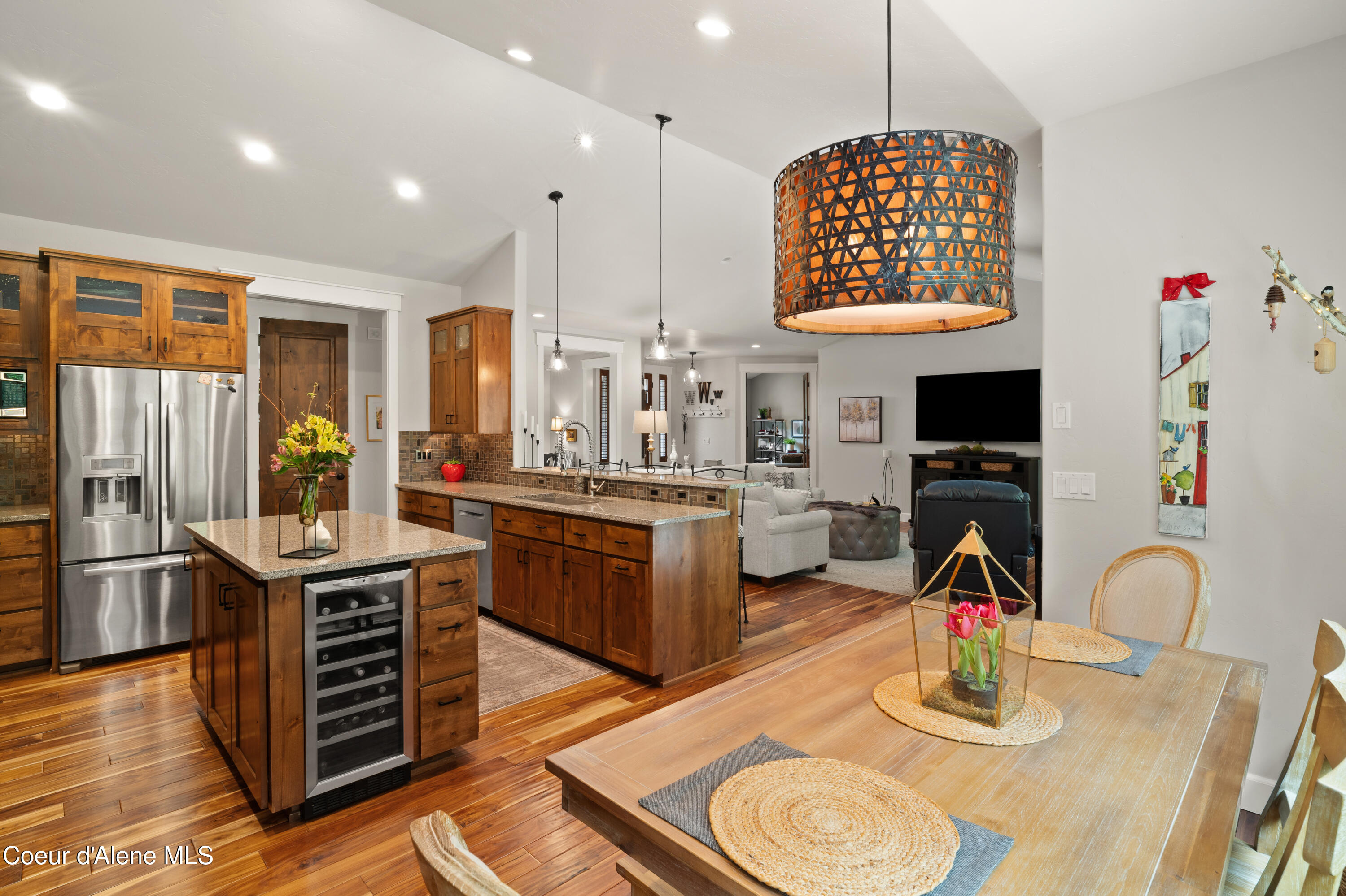 Coeur d'Alene, Idaho, 83815, United States, 5 Bedrooms Bedrooms, ,4 BathroomsBathrooms,Residential,For Sale,2048634