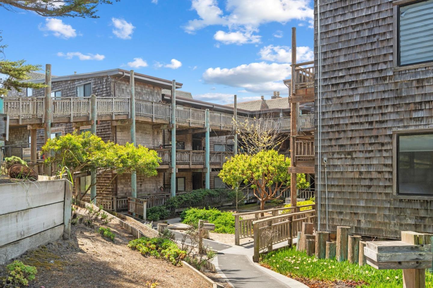 Watsonville, California, 95076, United States, 3 Bedrooms Bedrooms, ,2 BathroomsBathrooms,Residential,For Sale,1901241