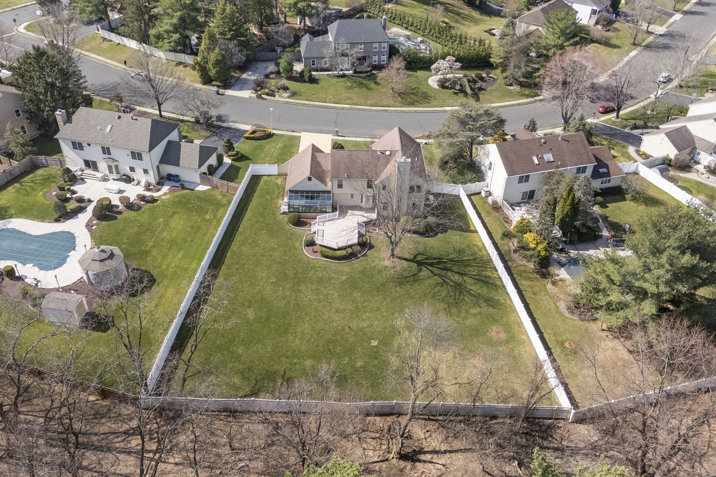  27 Meadow Lane - 物件實景