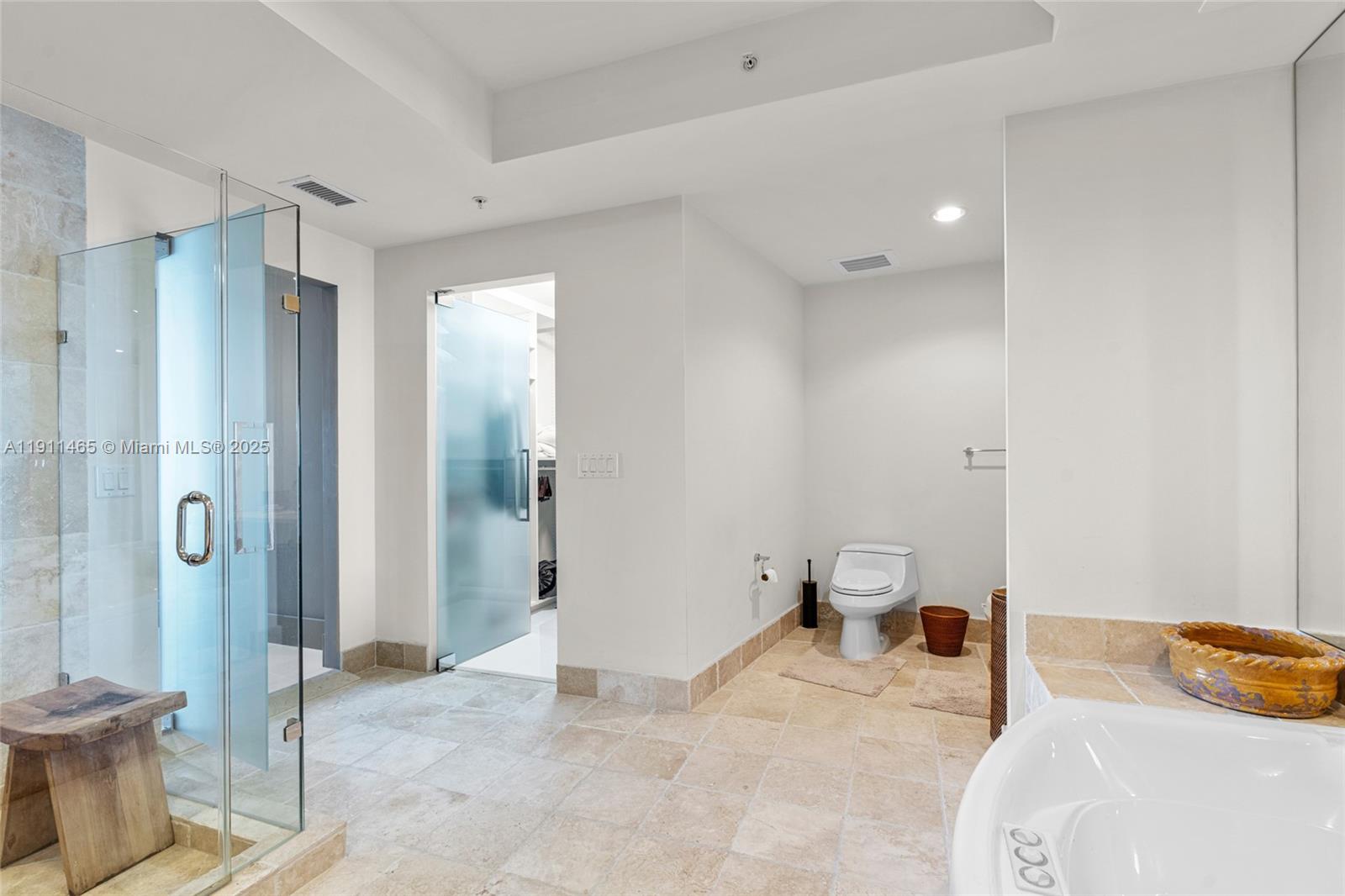 Sunny Isles Beach, Florida, 33160, United States, 3 Bedrooms Bedrooms, ,4 BathroomsBathrooms,Residential,For Sale,1991533