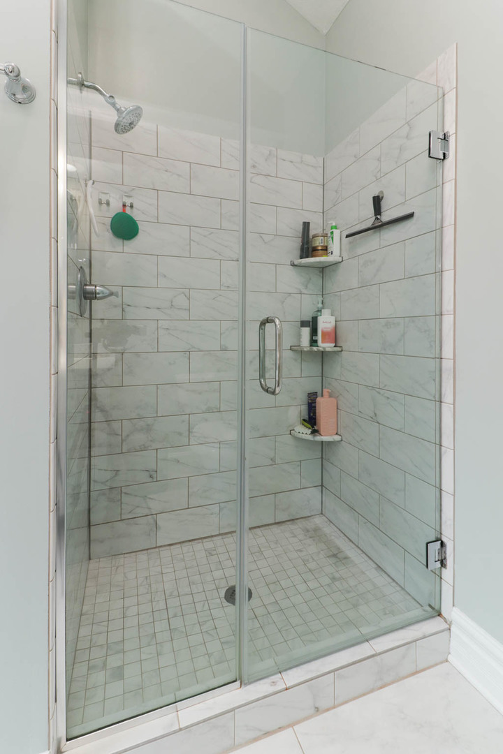 Bloomington, Illinois, 61704, United States, 5 Bedrooms Bedrooms, ,4 BathroomsBathrooms,Residential,For Sale,1991973