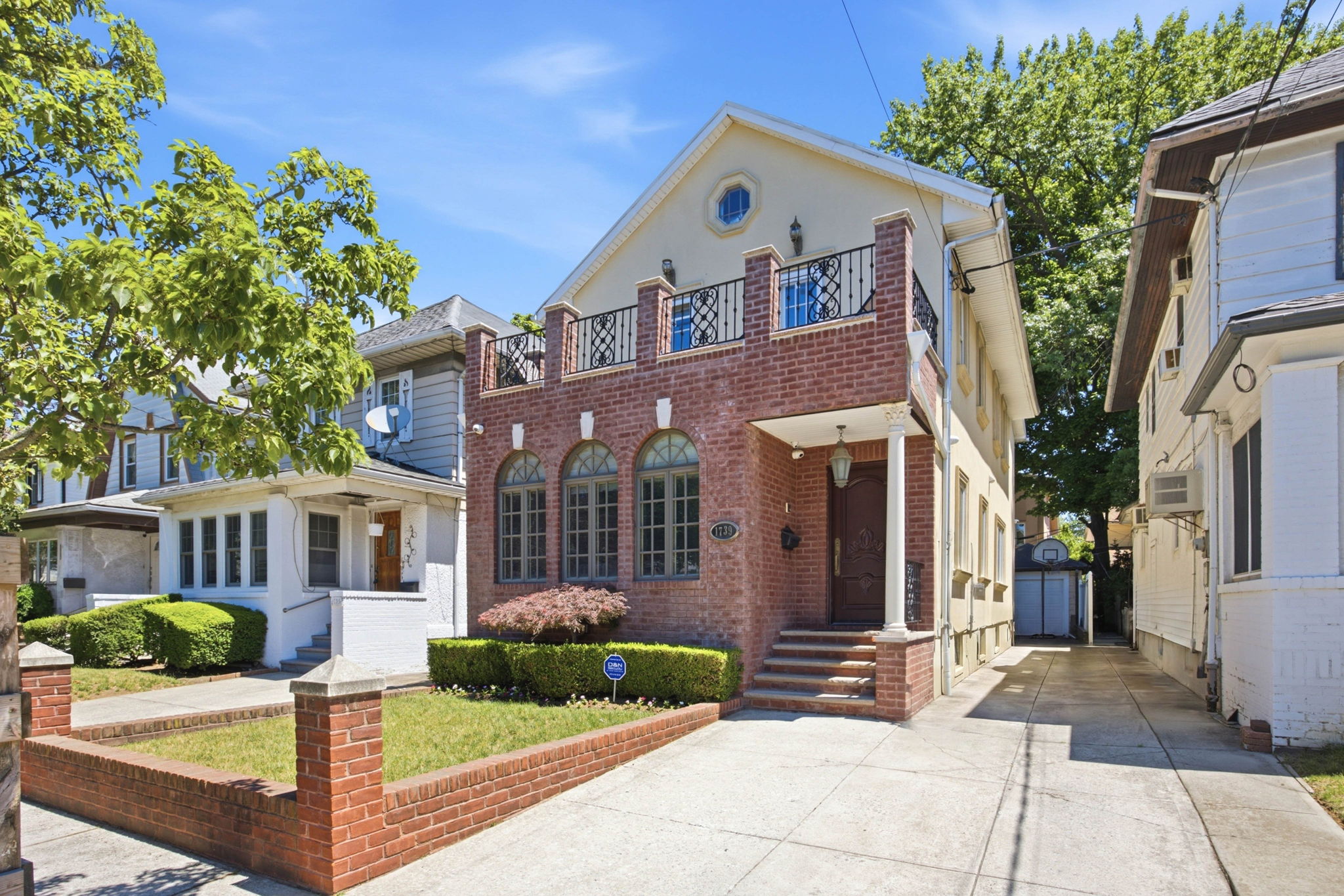  1739 E 26th Street - 物件實景