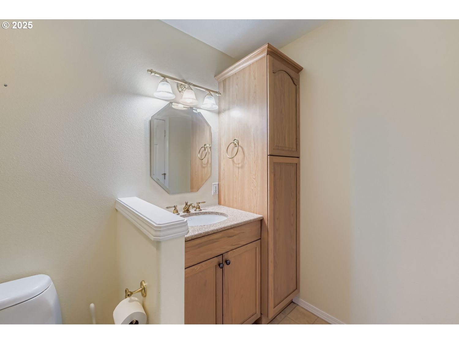 Oregoncity, Oregon, 97045, United States, 4 Bedrooms Bedrooms, ,3 BathroomsBathrooms,Residential,For Sale,1982057