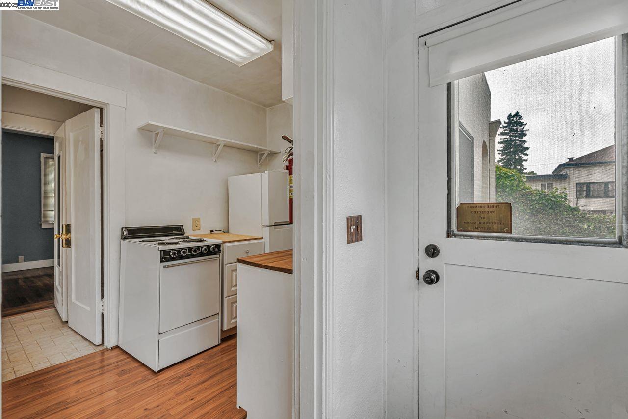 Alameda, California, 94501, United States, 1 Bedroom Bedrooms, ,1 BathroomBathrooms,Residential,For Sale,1917026
