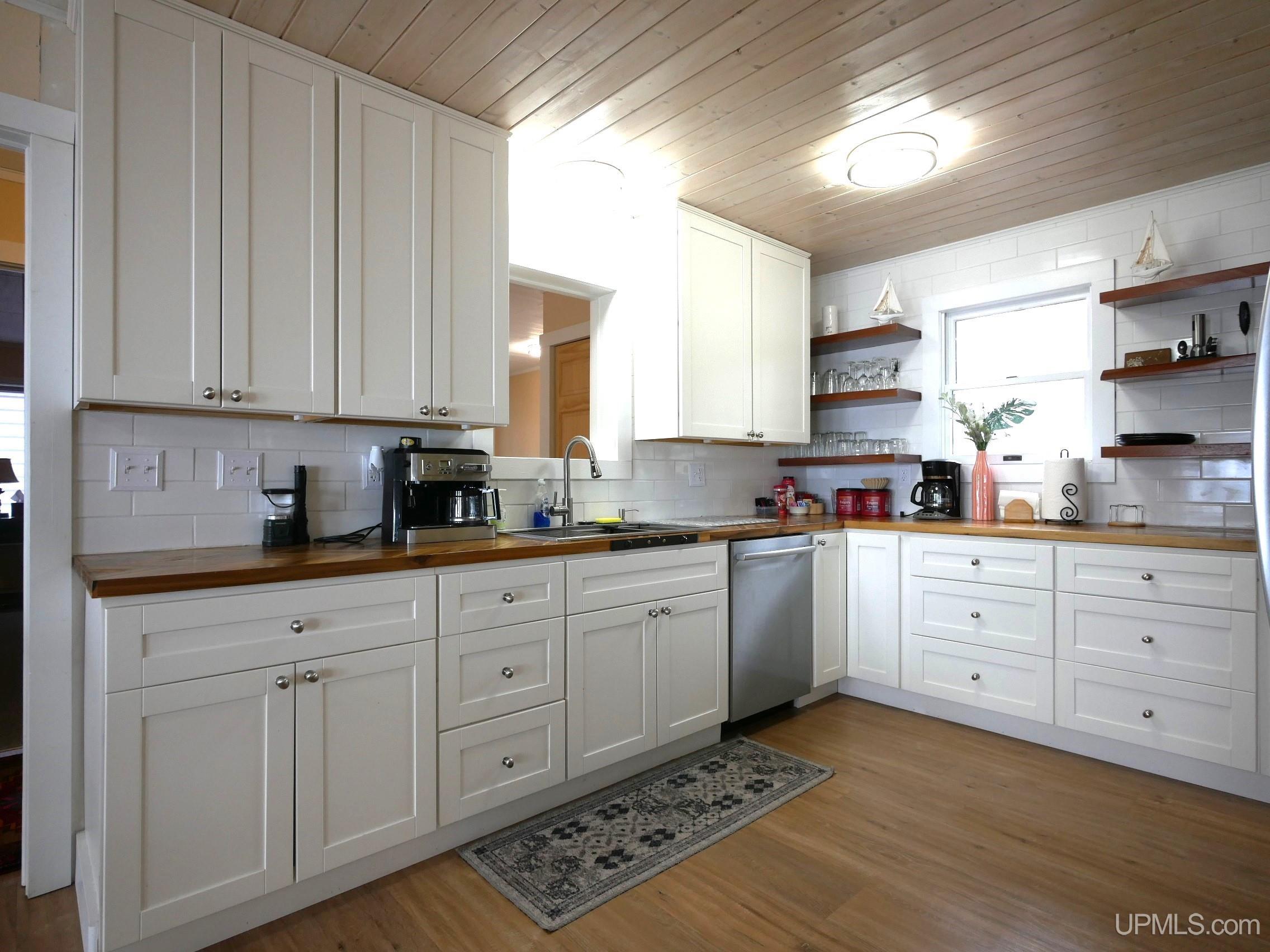 Lake Linden, Michigan, 49945, United States, 3 Bedrooms Bedrooms, ,3 BathroomsBathrooms,Residential,For Sale,1881345