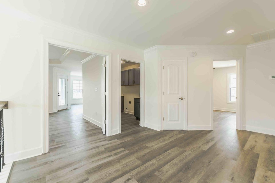 Richmond, Kentucky, 40475, United States, 5 Bedrooms Bedrooms, ,5 BathroomsBathrooms,Residential,For Sale,1881286