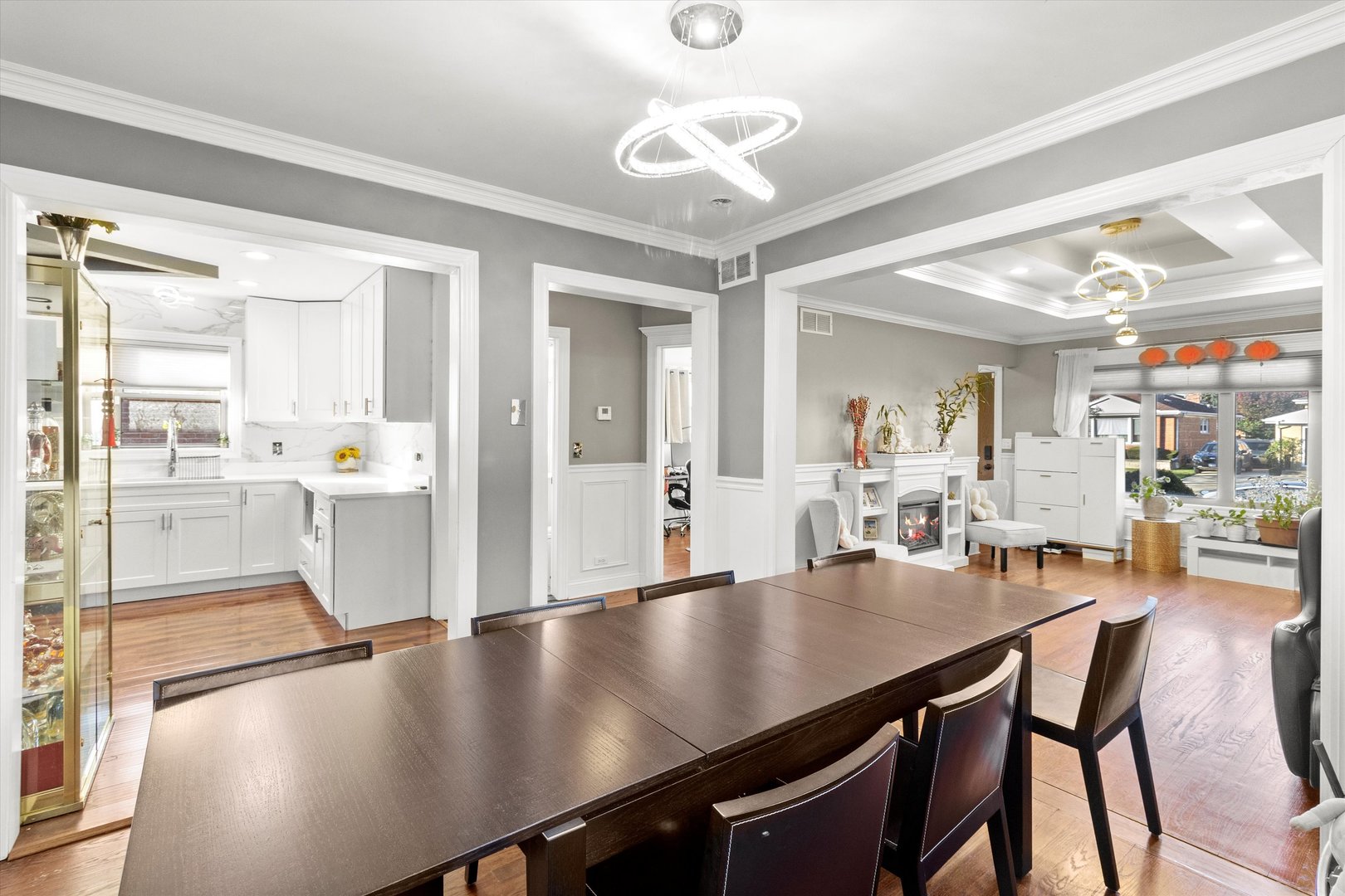 Niles, Illinois, 60714, United States, 3 Bedrooms Bedrooms, ,2 BathroomsBathrooms,Residential,For Sale,2000333