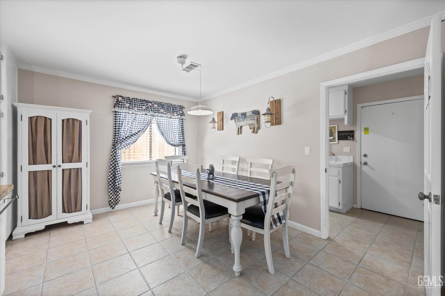 Bakersfield, California, 93308, United States, 4 Bedrooms Bedrooms, ,3 BathroomsBathrooms,Residential,For Sale,1963692