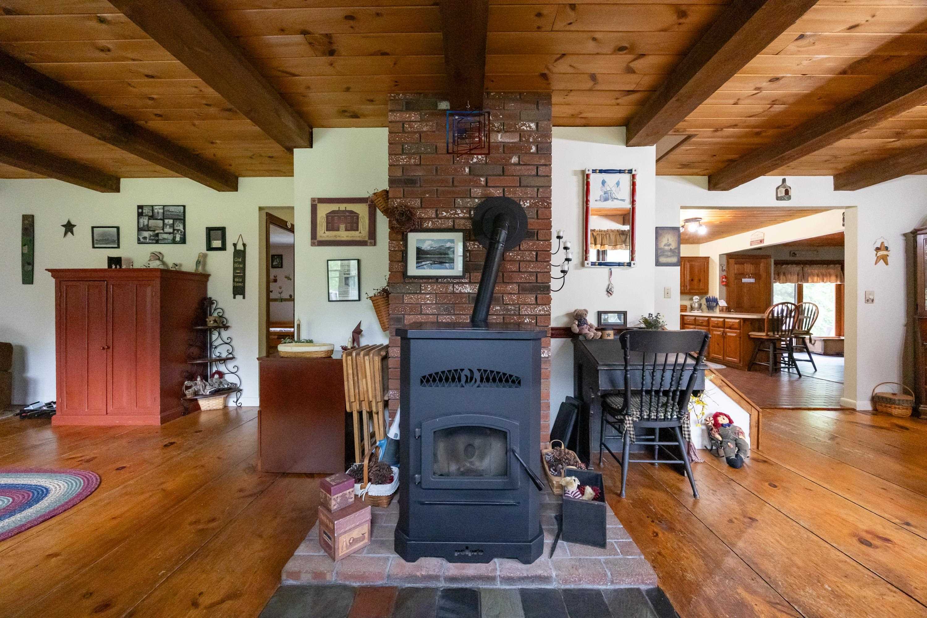 Hampstead, New Hampshire, 03826, United States, 4 Bedrooms Bedrooms, ,2 BathroomsBathrooms,Residential,For Sale,1890507