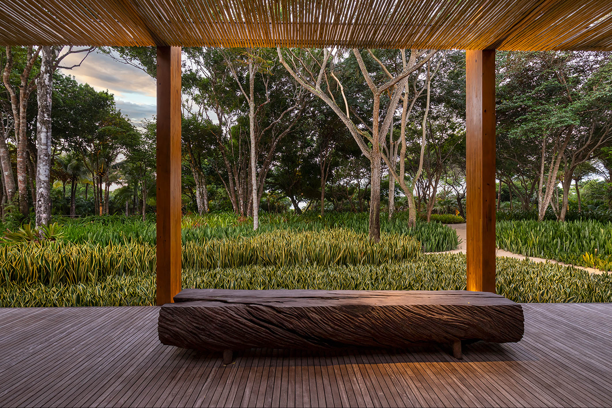 Seafront house by Marcio Kogan with seamless integration to the landscape - 物件實景