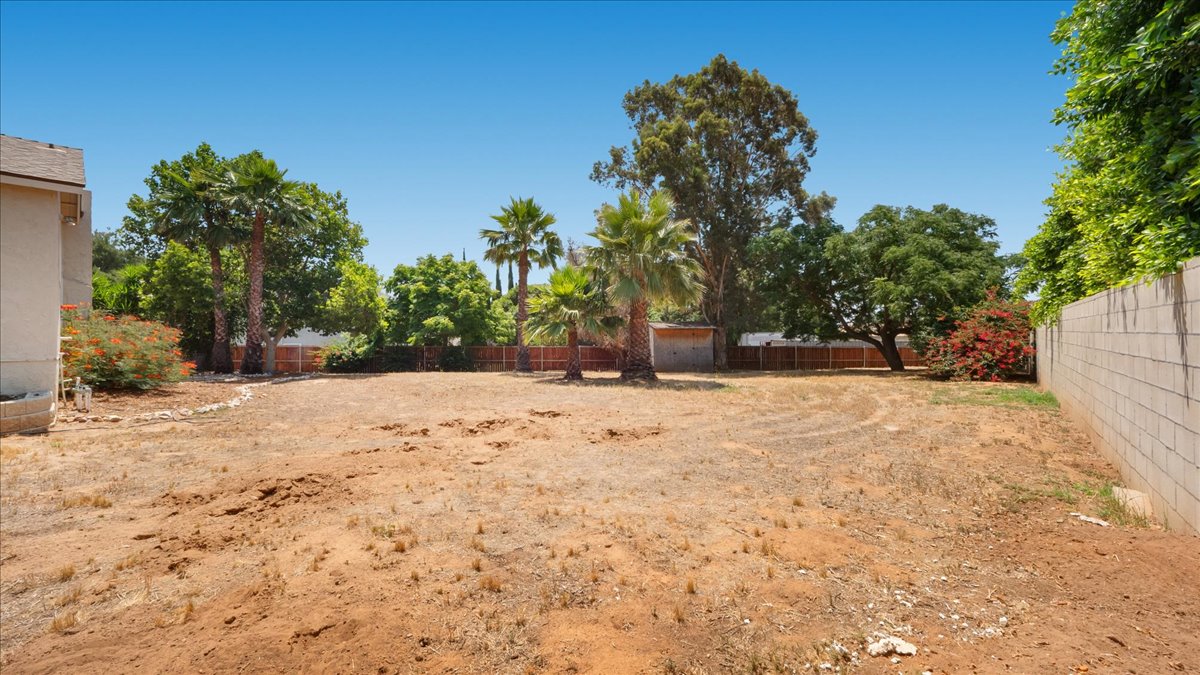Jurupa Valley, California, 92509, United States, 4 Bedrooms Bedrooms, ,2 BathroomsBathrooms,Residential,For Sale,1927832