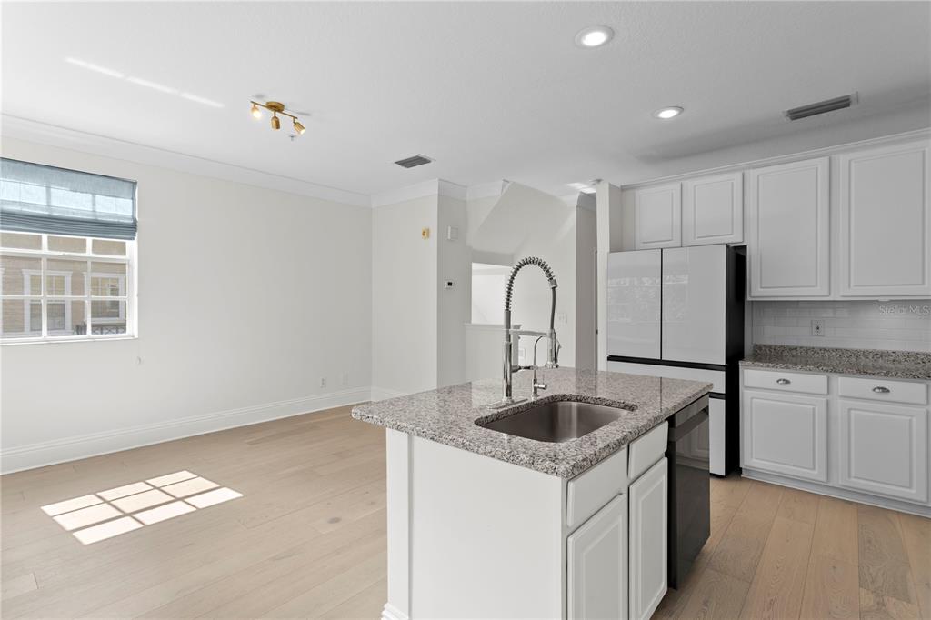 Tampa, Florida, 33602, United States, 3 Bedrooms Bedrooms, ,3 BathroomsBathrooms,Residential,For Sale,1902544