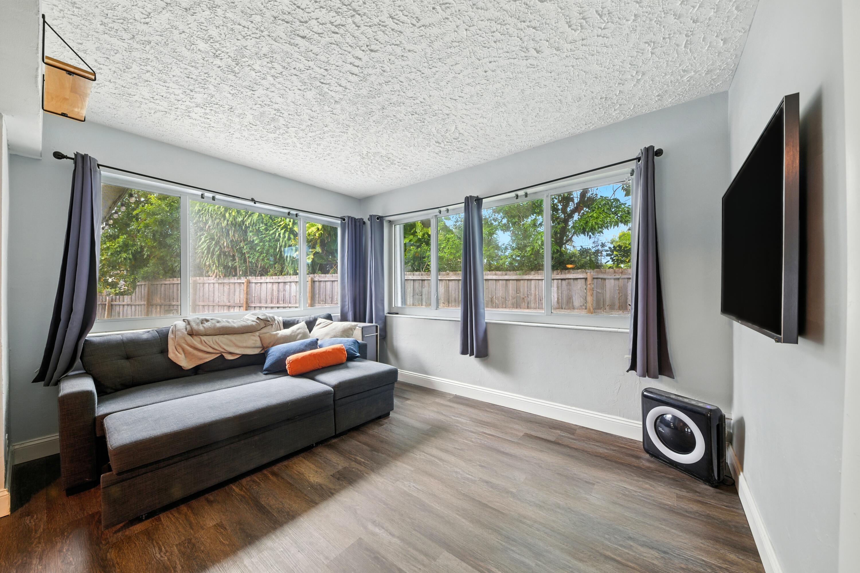 Boynton Beach, Florida, 33435, United States, 2 Bedrooms Bedrooms, ,2 BathroomsBathrooms,Residential,For Sale,1932647