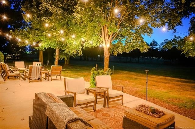 Tahlequah, Oklahoma, 74464, United States, 5 Bedrooms Bedrooms, ,5 BathroomsBathrooms,Residential,For Sale,1987377