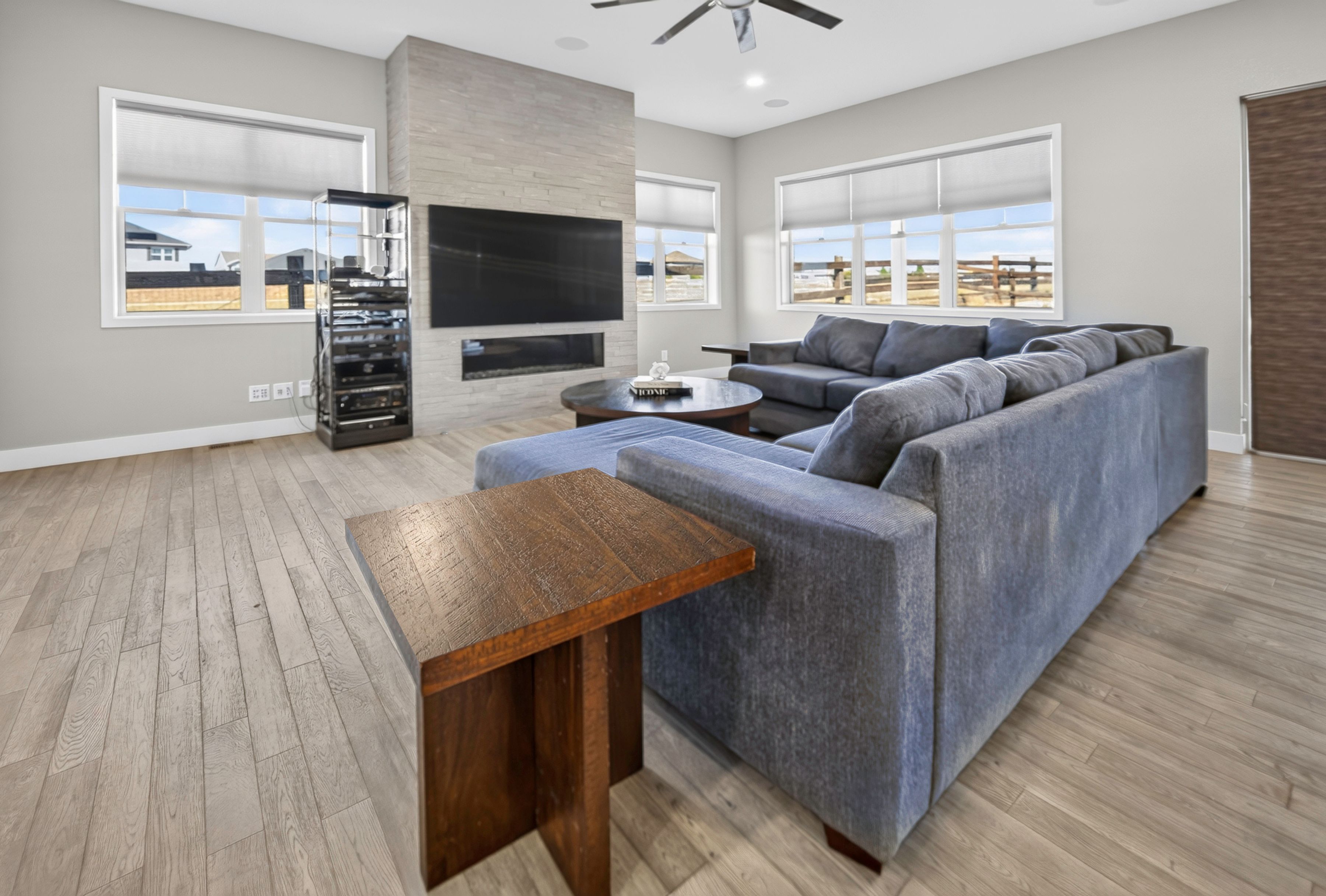  Spacious Ranch-Style Home Ideally Situated on a Cul-de-Sac - 物件實景