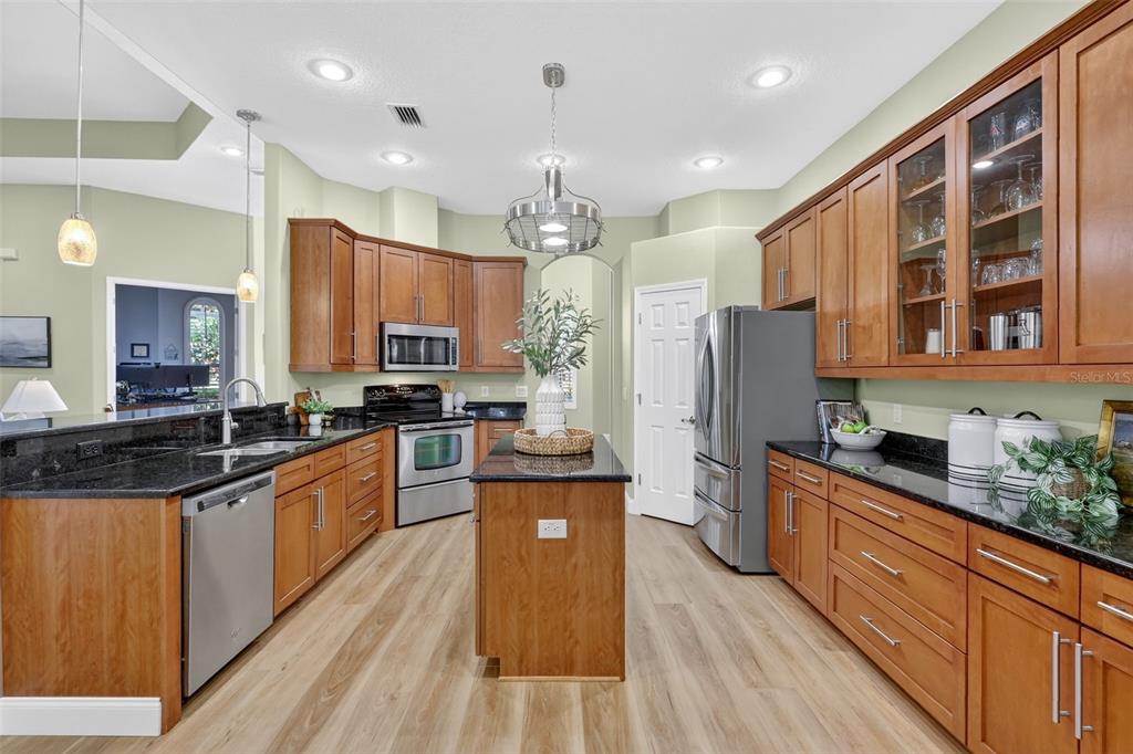 Bradenton, Florida, 34212, United States, 4 Bedrooms Bedrooms, ,3 BathroomsBathrooms,Residential,For Sale,1991075