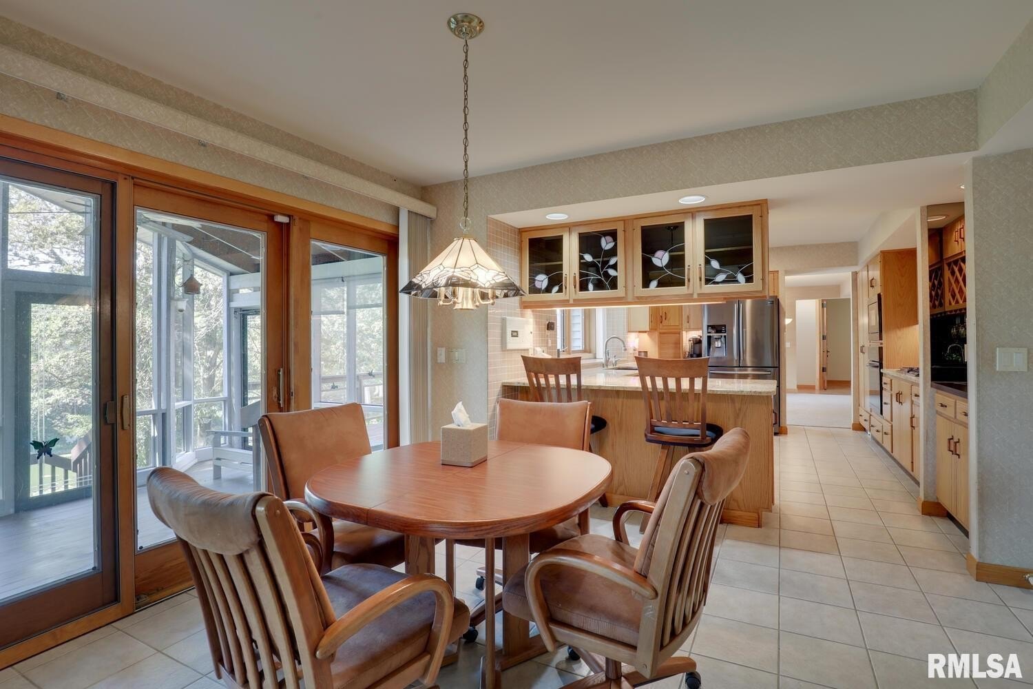 Macomb, Illinois, 61455, United States, 6 Bedrooms Bedrooms, ,5 BathroomsBathrooms,Residential,For Sale,1982236