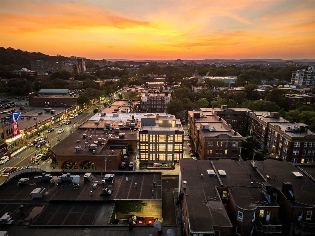 Brookline, Massachusetts, 02446, United States, 3 Bedrooms Bedrooms, ,4 BathroomsBathrooms,Residential,For Sale,1975462