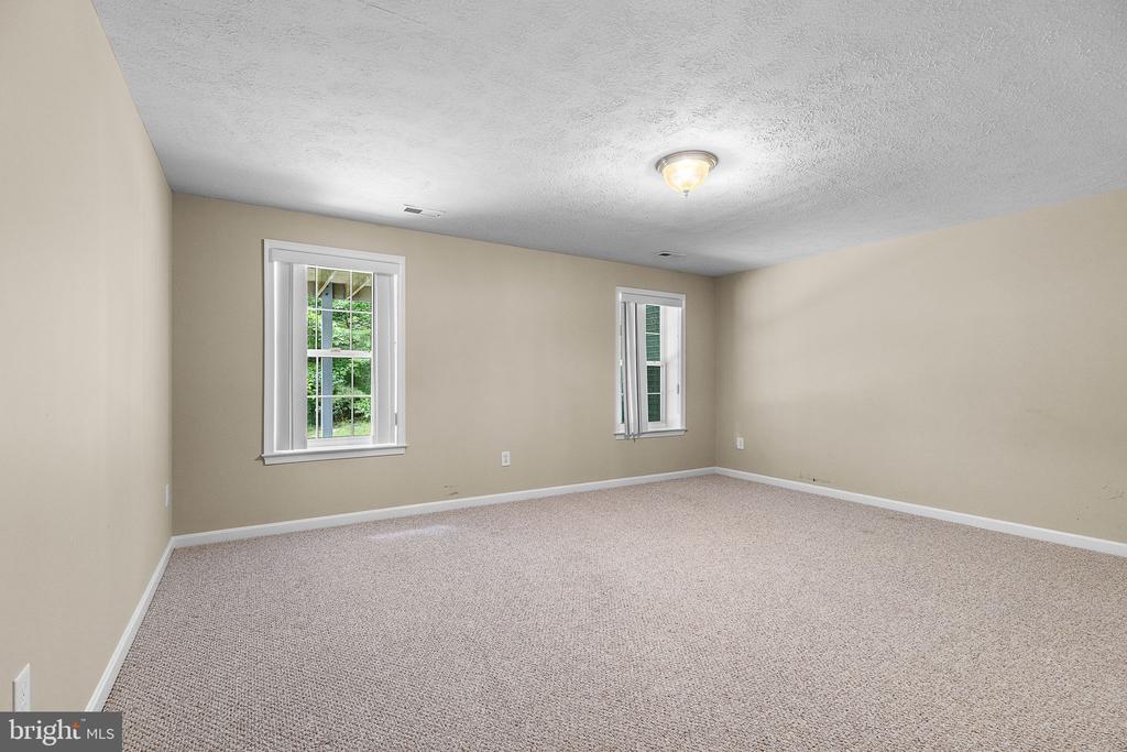 Fredericksburg, Virginia, 22401, United States, 5 Bedrooms Bedrooms, ,3 BathroomsBathrooms,Residential,For Sale,1920807