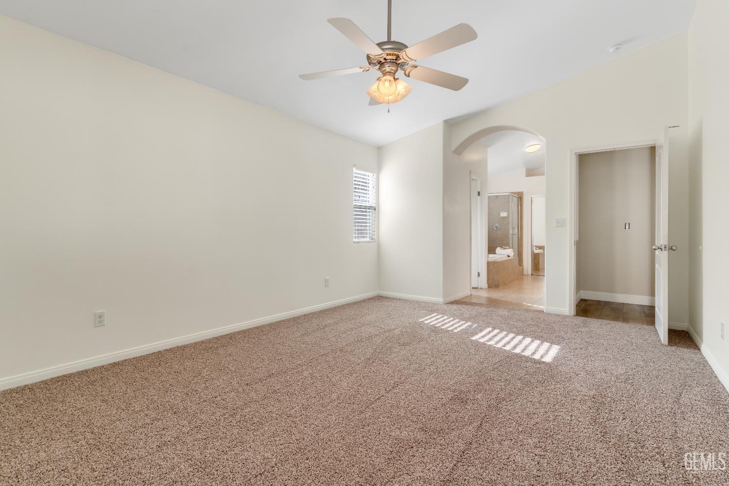 Bakersfield, California, 93311, United States, 5 Bedrooms Bedrooms, ,2 BathroomsBathrooms,Residential,For Sale,1985071