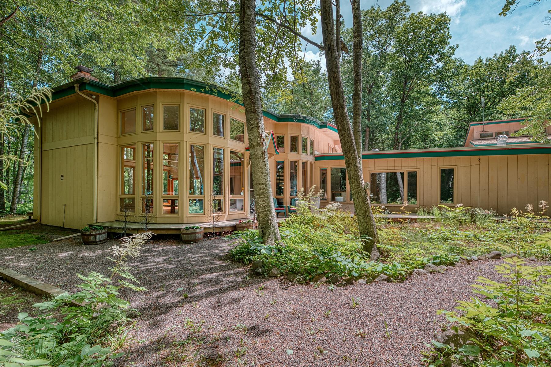 Manitowish Waters, Wisconsin, 54545, United States, 4 Bedrooms Bedrooms, ,3 BathroomsBathrooms,Residential,For Sale,1974750