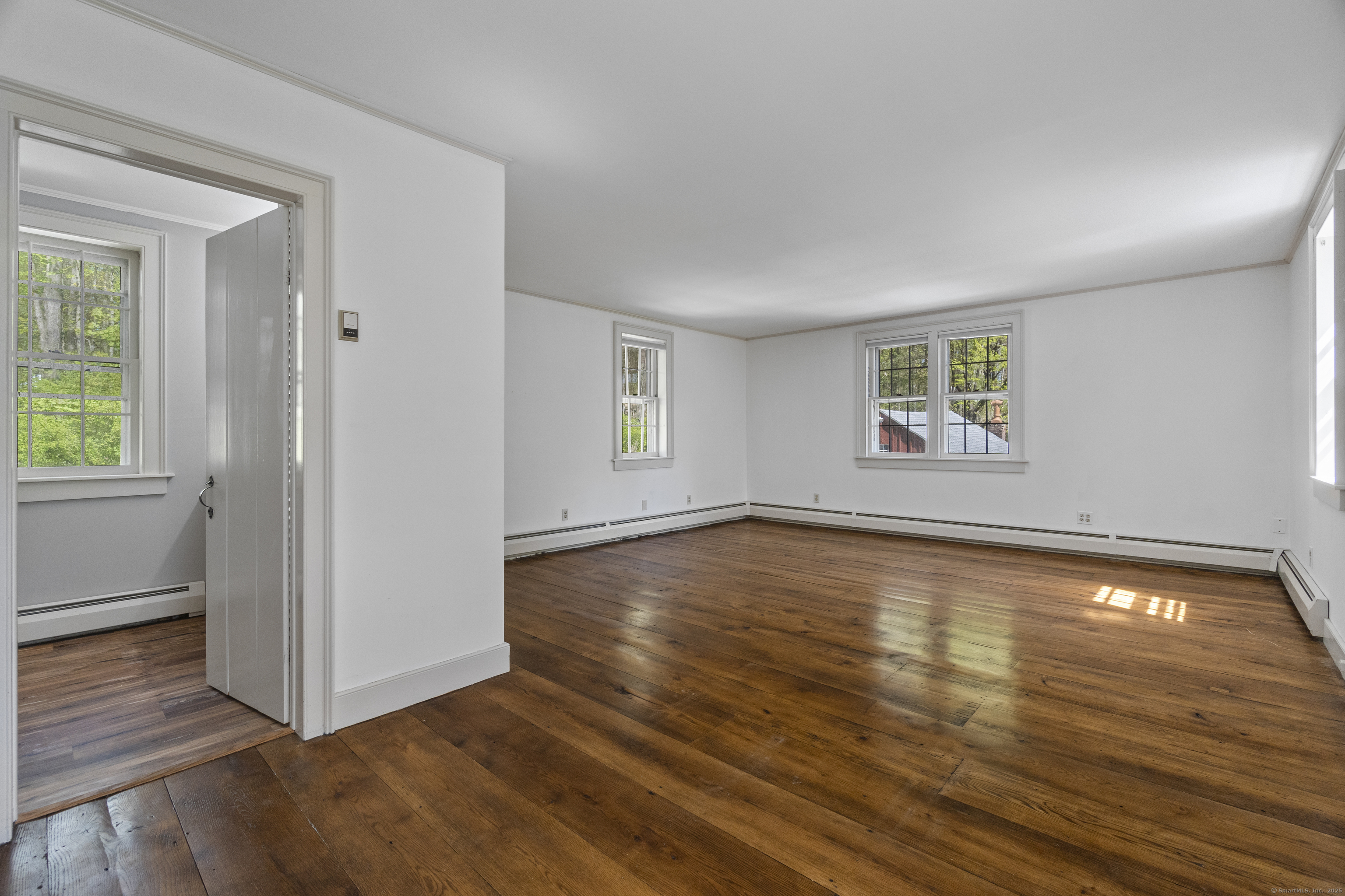 Woodbury, Connecticut, 06798, United States, 4 Bedrooms Bedrooms, ,3 BathroomsBathrooms,Residential,For Sale,1890023
