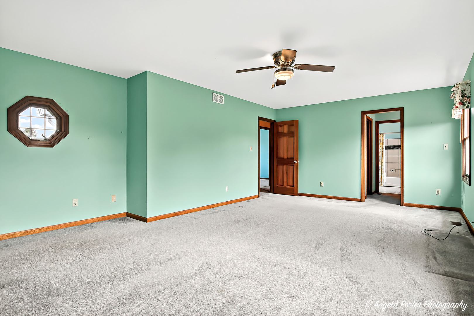 Crystal Lake, Illinois, 60012, United States, 4 Bedrooms Bedrooms, ,3 BathroomsBathrooms,Residential,For Sale,1982844