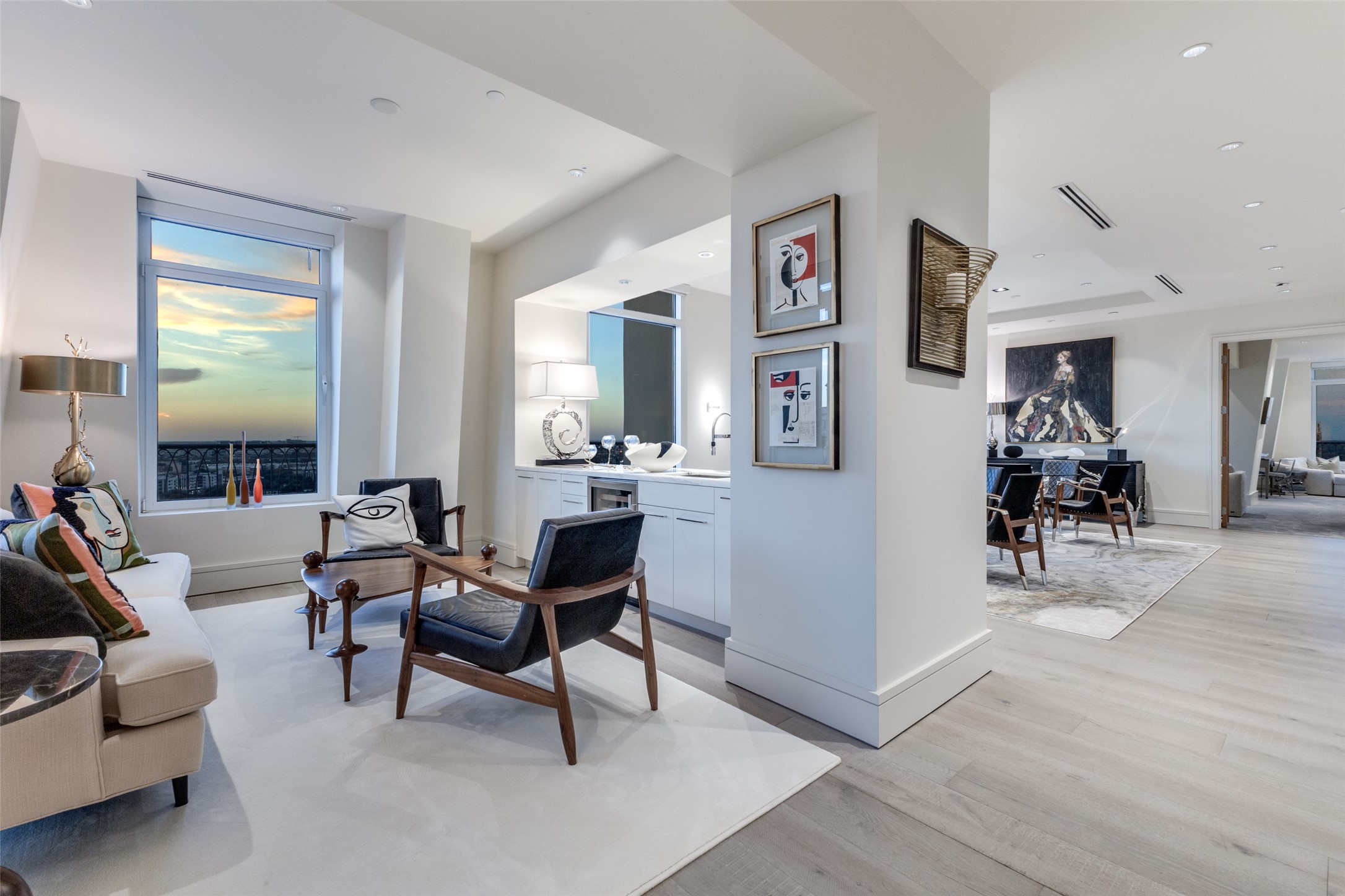 Dallas, Texas, 75219, United States, 3 Bedrooms Bedrooms, ,4 BathroomsBathrooms,Residential,For Sale,1993502