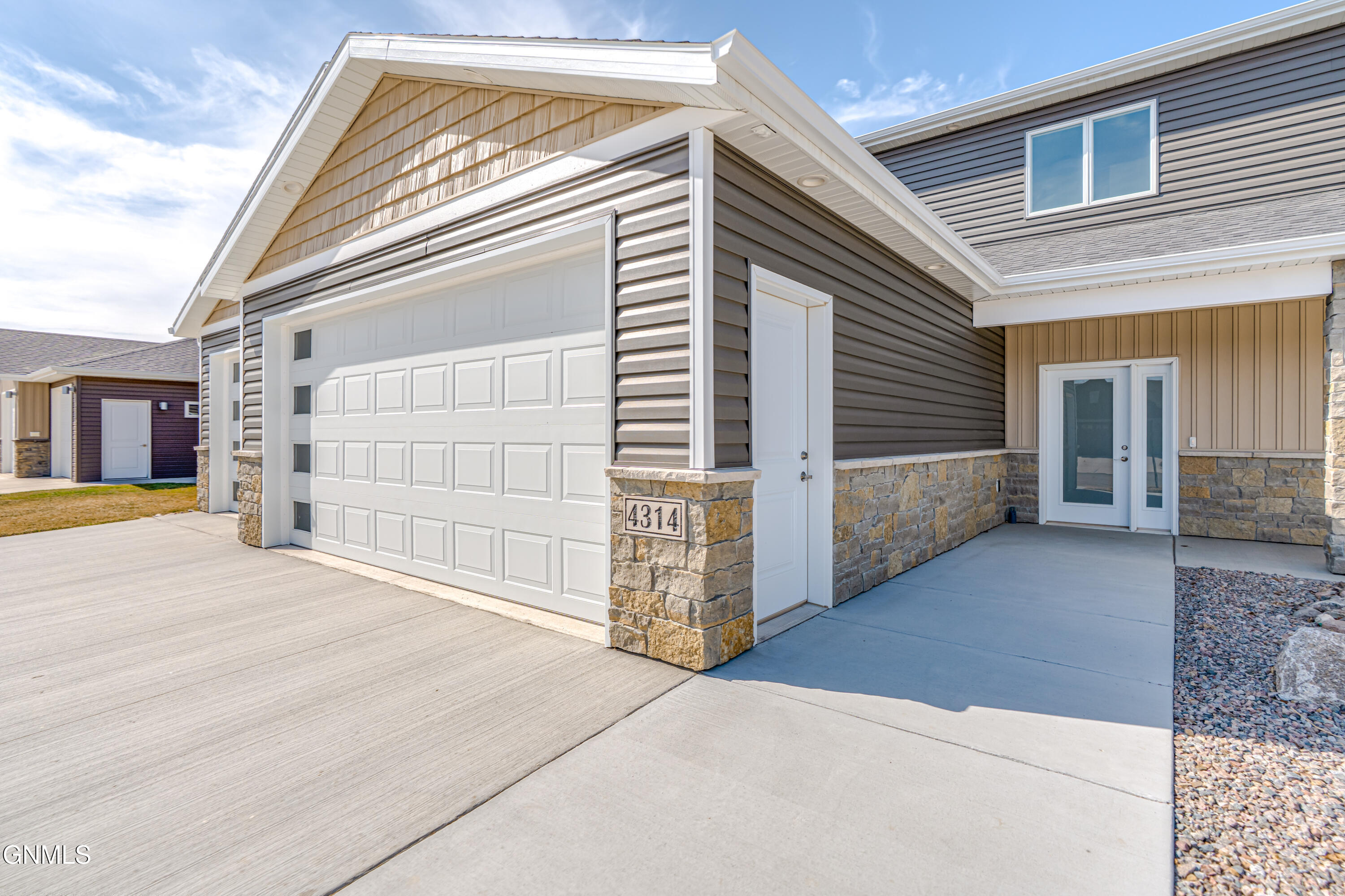 Bismarck, North Dakota, 58504, United States, 3 Bedrooms Bedrooms, ,3 BathroomsBathrooms,Residential,For Sale,2032789