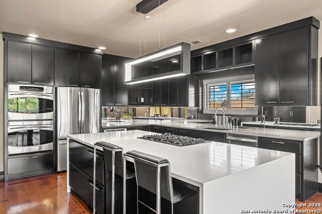 Kerrville, Texas, 78028, United States, 3 Bedrooms Bedrooms, ,5 BathroomsBathrooms,Residential,For Sale,2002540