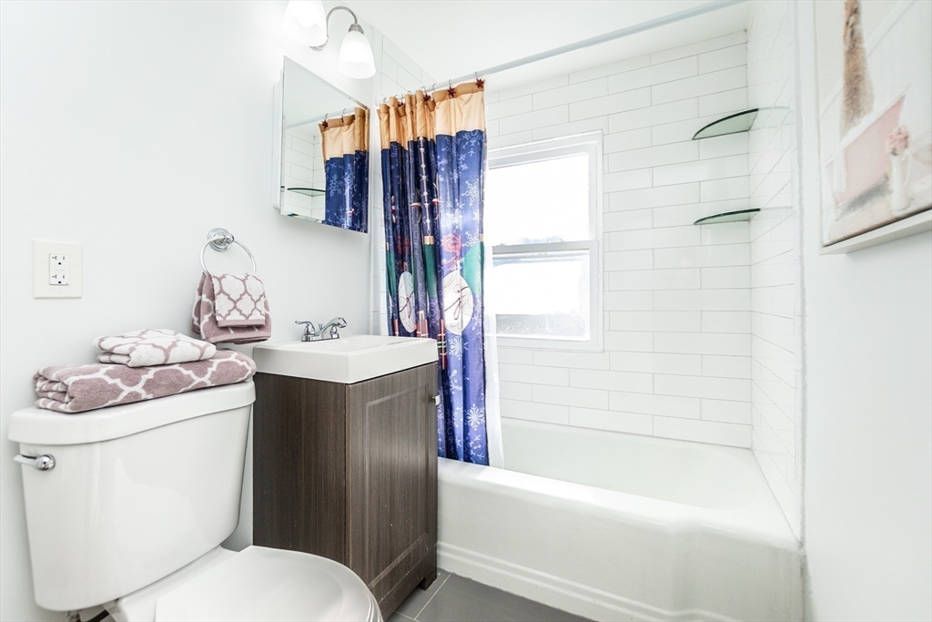 Peabody, Massachusetts, 01960, United States, 4 Bedrooms Bedrooms, ,3 BathroomsBathrooms,Residential,For Sale,1995158