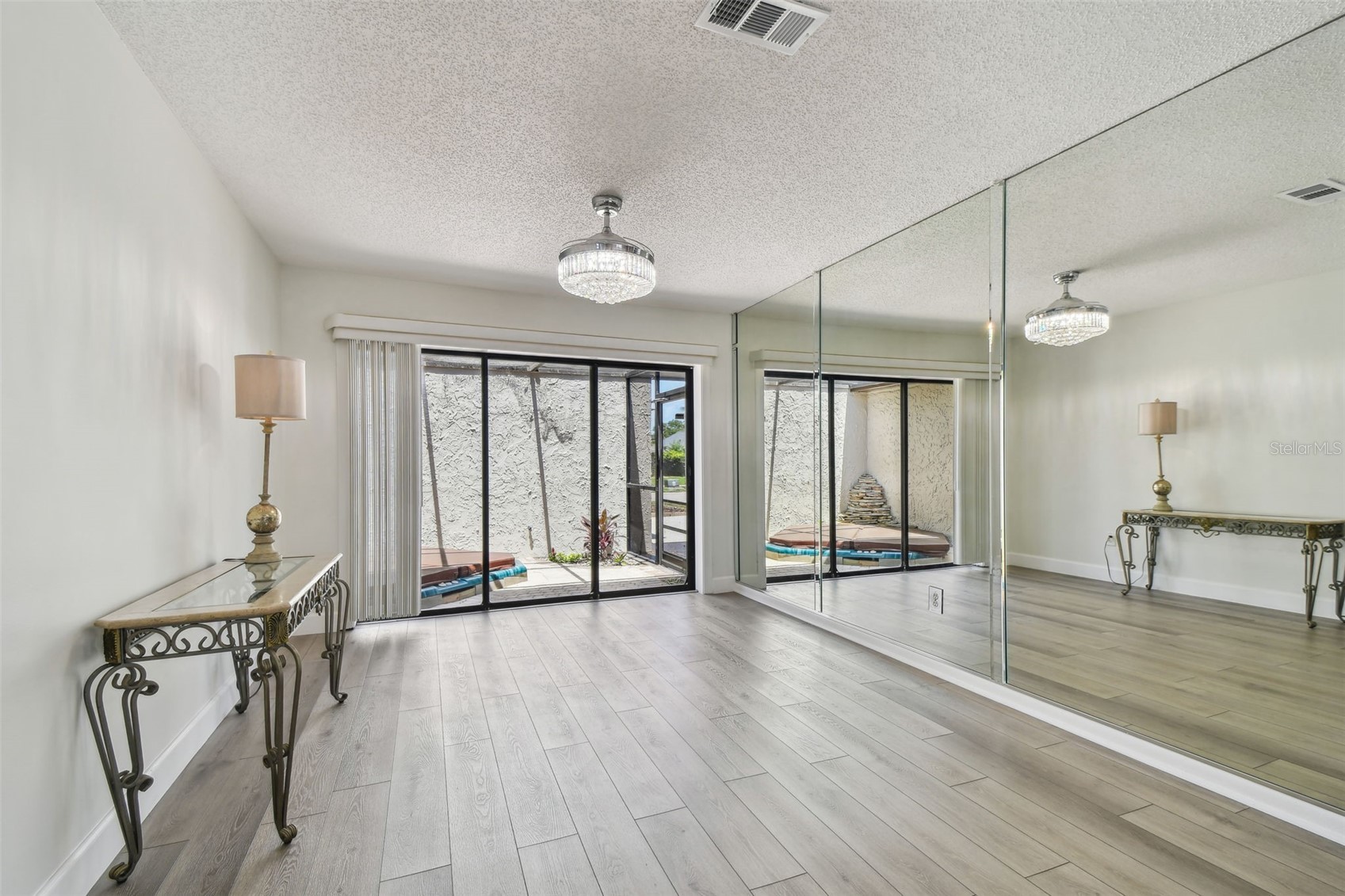 Tampa, Florida, 33615, United States, 3 Bedrooms Bedrooms, ,2 BathroomsBathrooms,Residential,For Sale,1915147