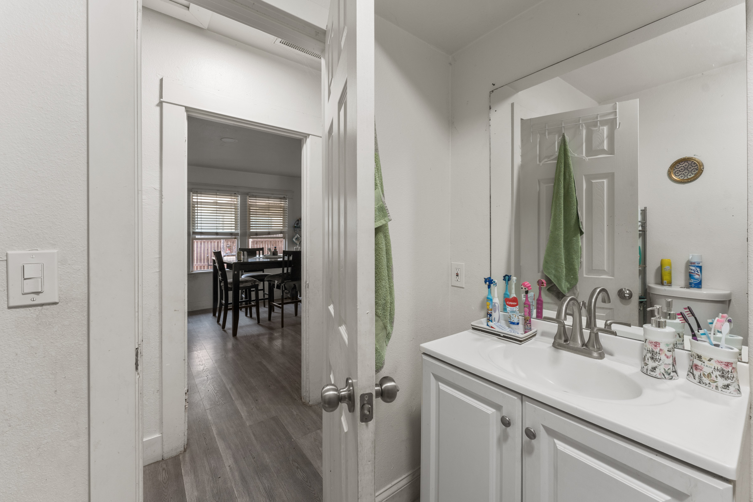 San Bernardino, California, 92405, United States, 3 Bedrooms Bedrooms, ,1 BathroomBathrooms,Residential,For Sale,1982990