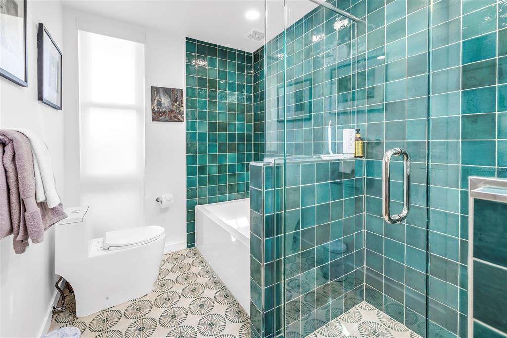 St Petersburg, Florida, 33704, United States, 4 Bedrooms Bedrooms, ,4 BathroomsBathrooms,Residential,For Sale,1991901