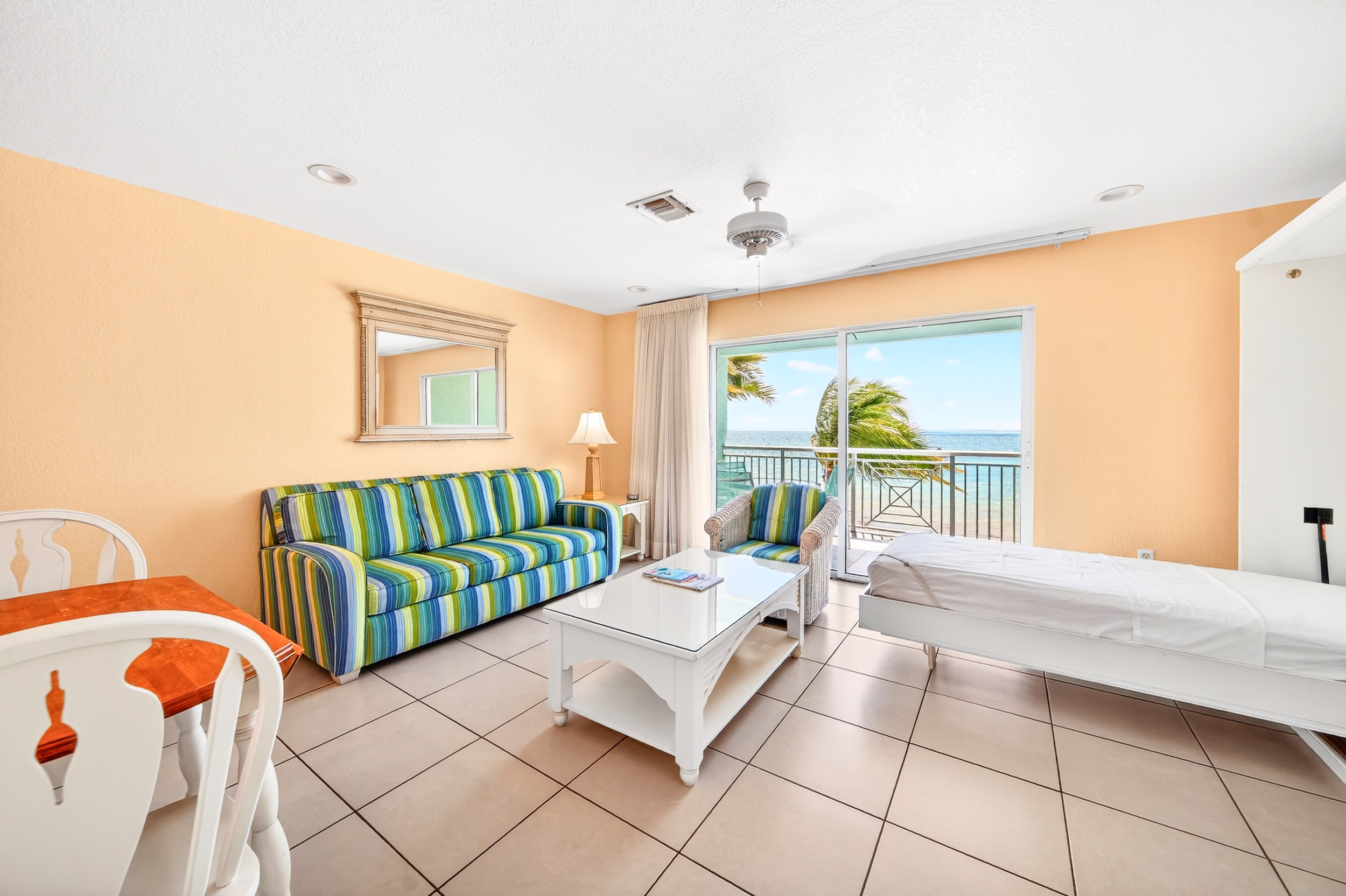  Compass Point 205 - One Bedroom - 物件實景