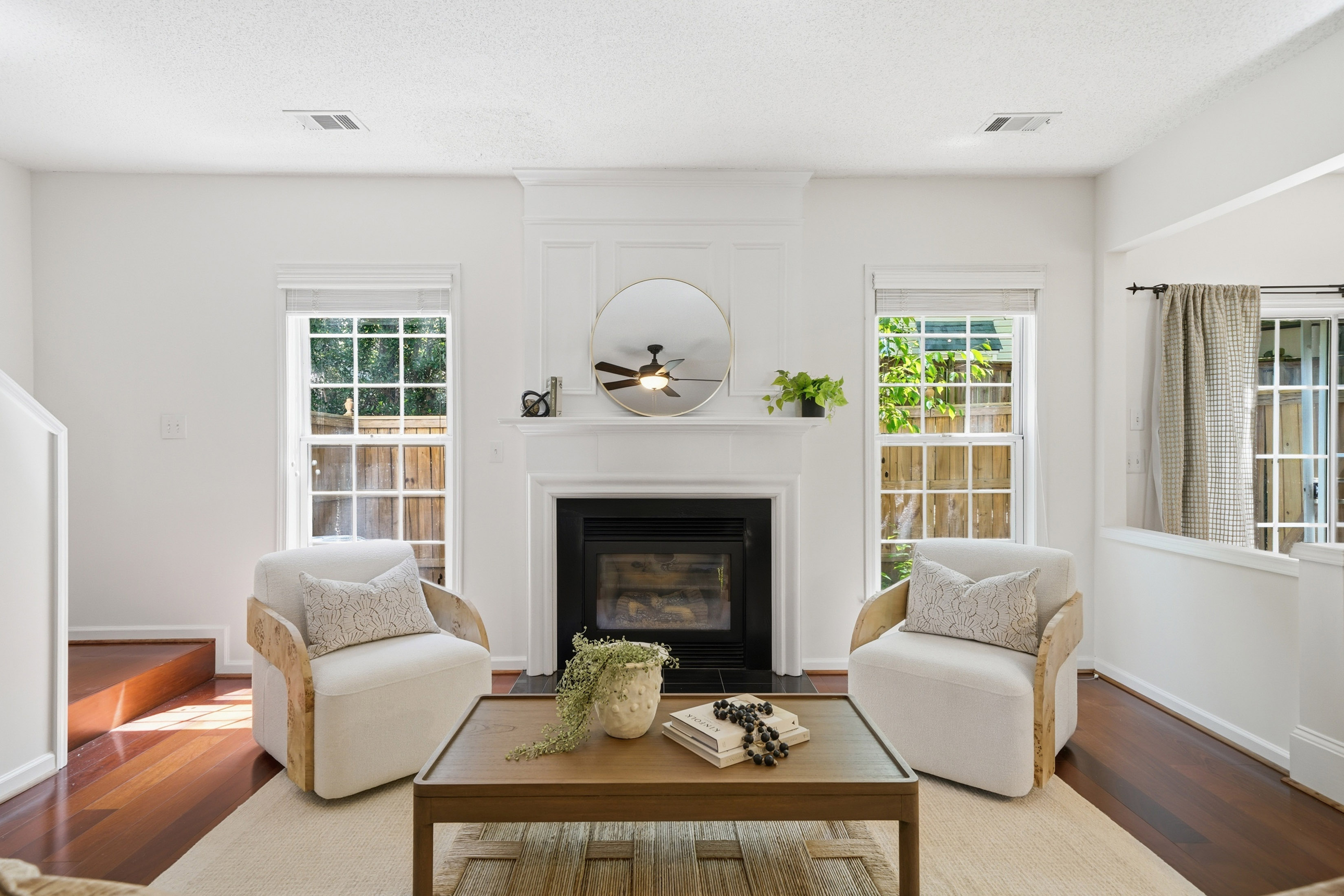  Beautifully Maintained Townhome in Sought-After Creekside at Mansell - 物件實景