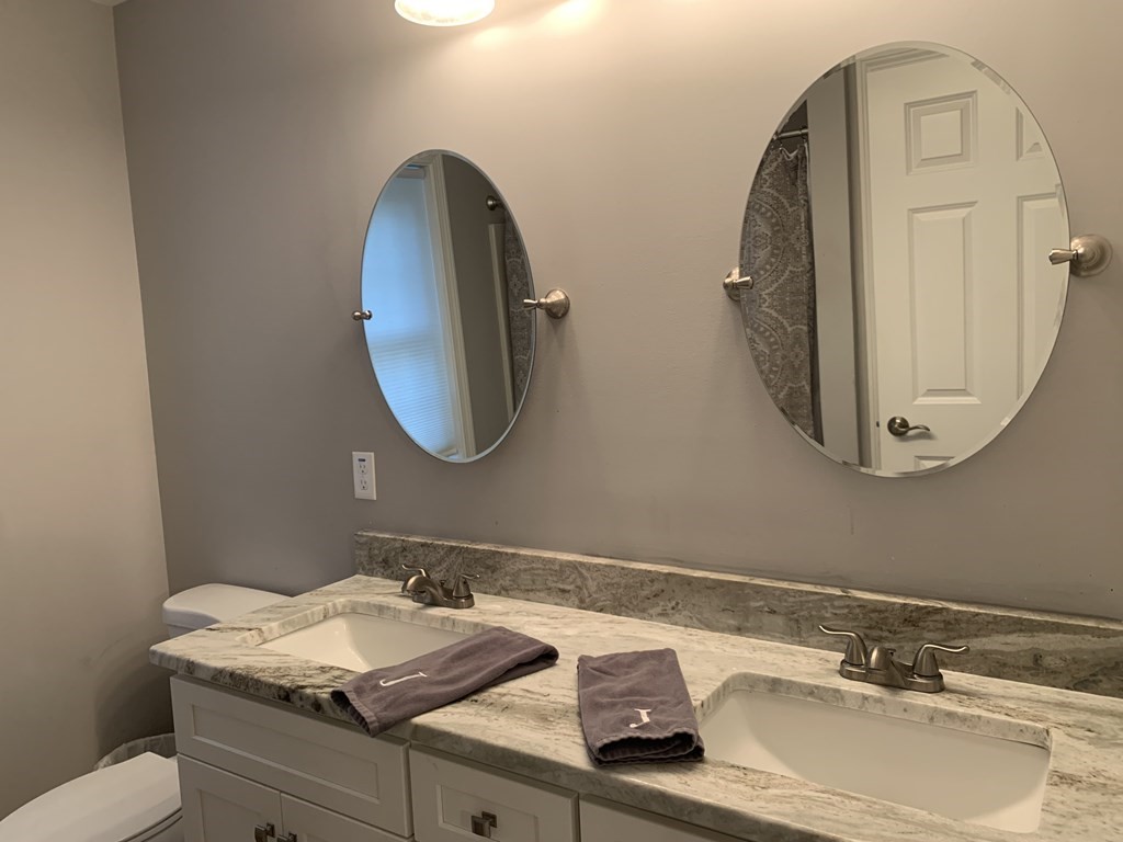 Derry, New Hampshire, 03038, United States, 4 Bedrooms Bedrooms, ,3 BathroomsBathrooms,Residential,For Sale,1942681